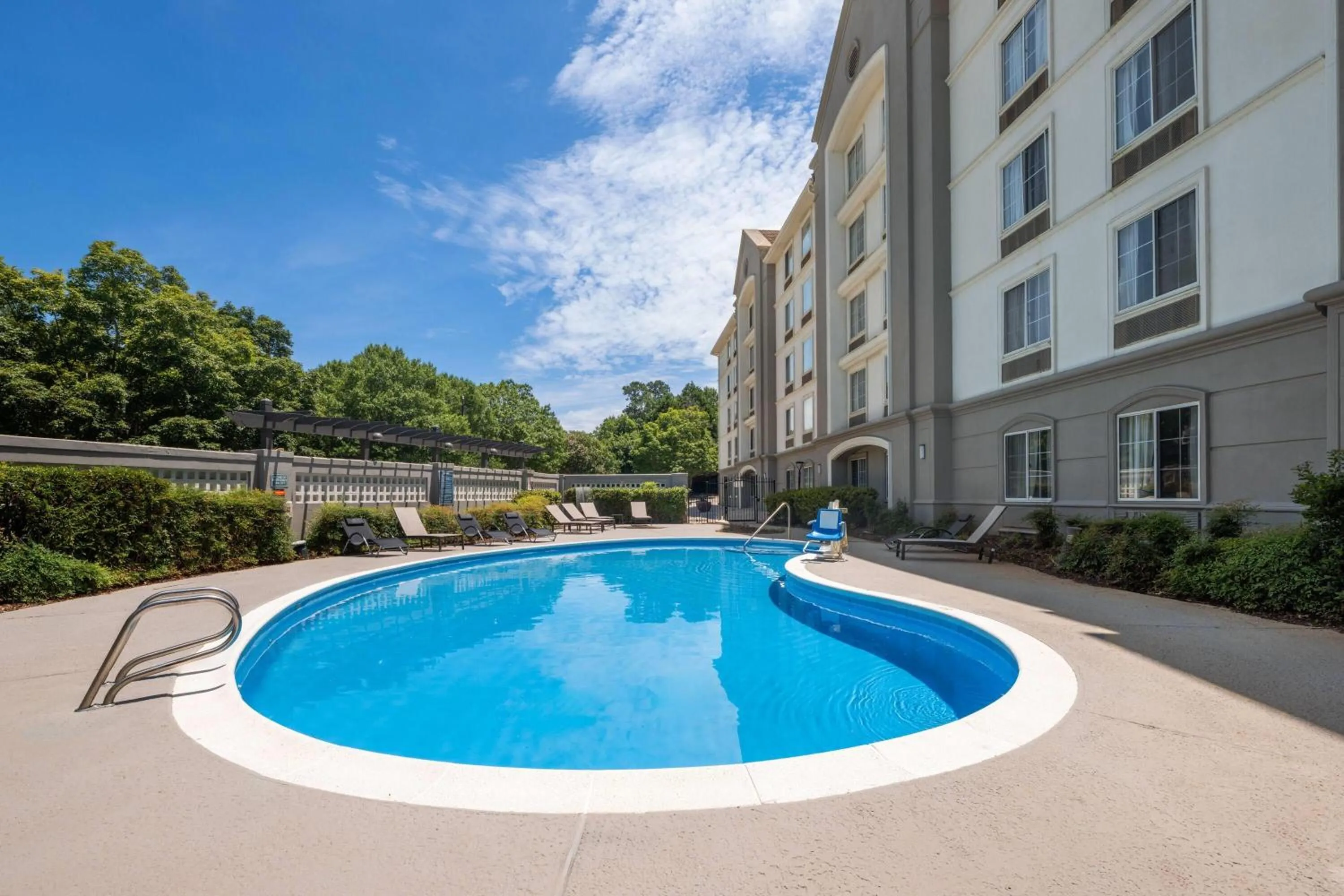 Swimming pool in La Quinta by Wyndham Raleigh Cary