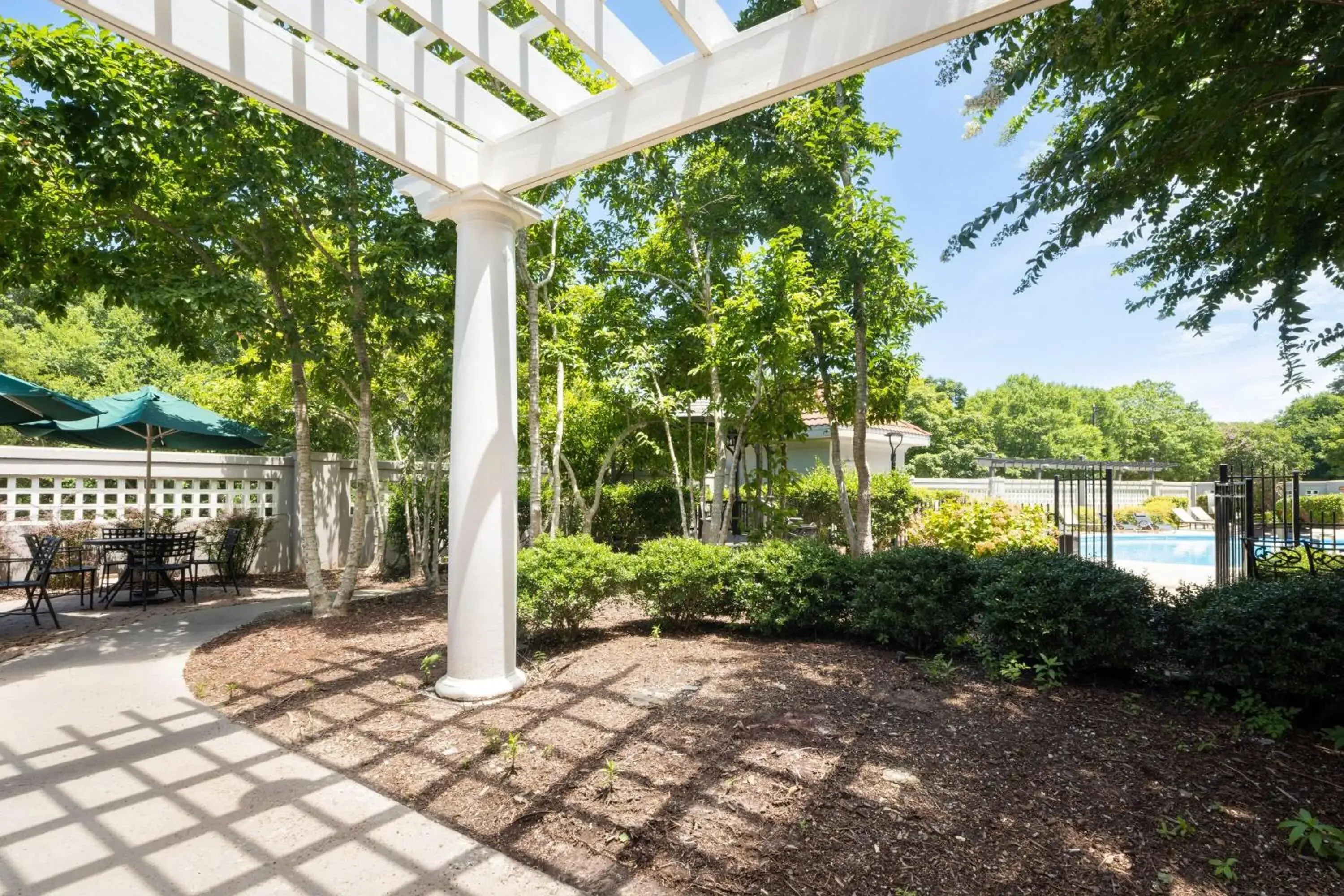 Inner courtyard view in La Quinta by Wyndham Raleigh Cary Inner courtyard view in La Quinta by Wyndham Raleigh Cary