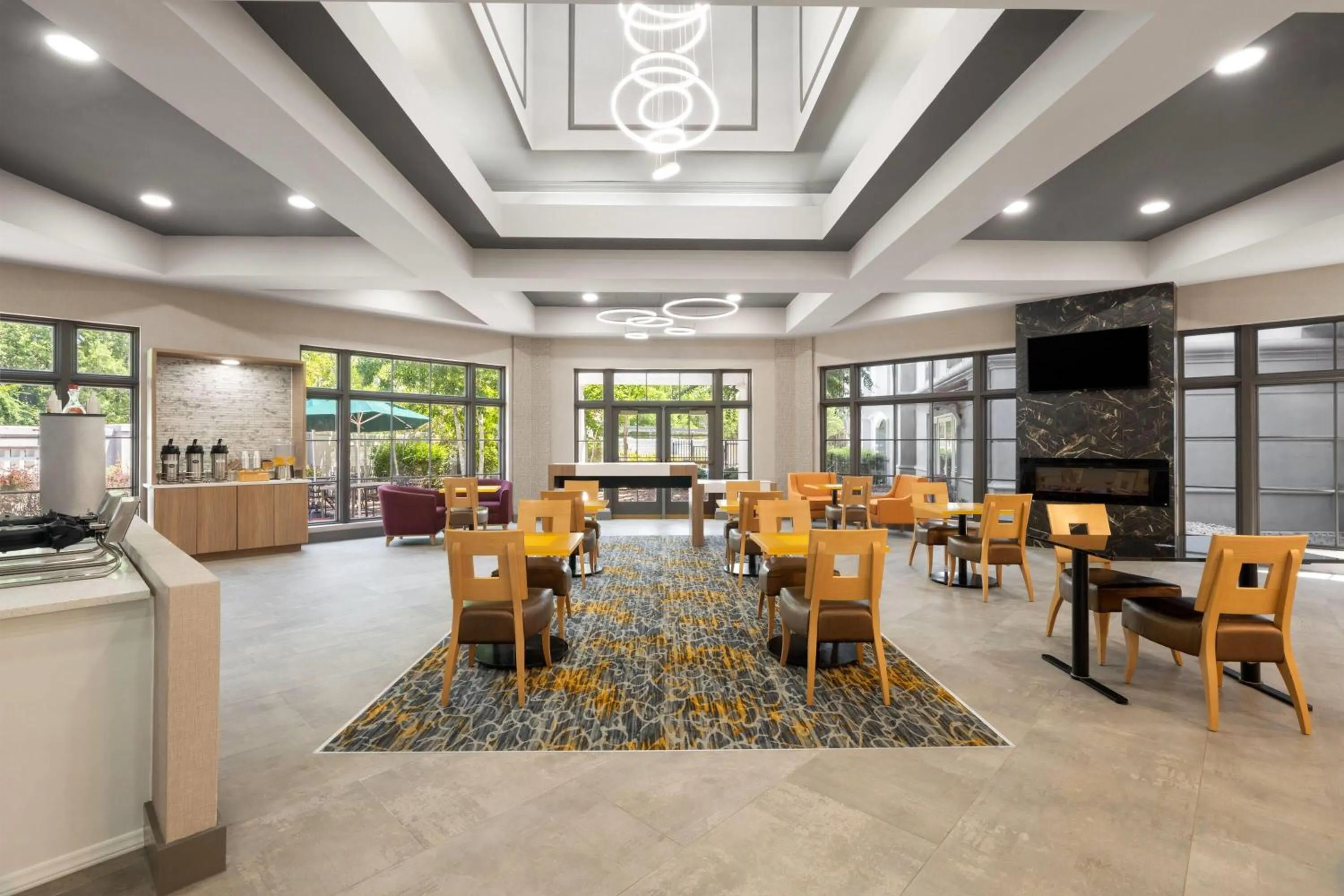 Lobby or reception in La Quinta by Wyndham Raleigh Cary