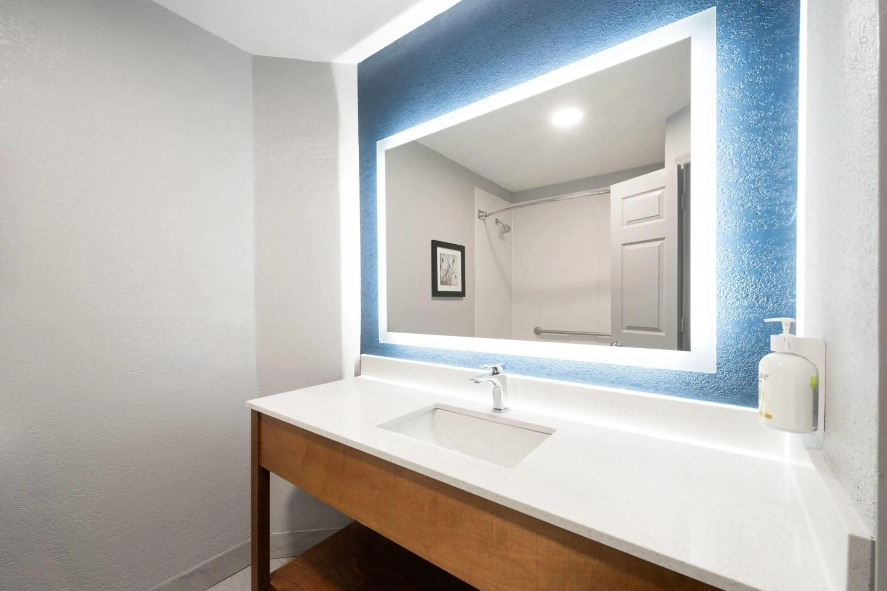 Bathroom in La Quinta by Wyndham Raleigh Cary