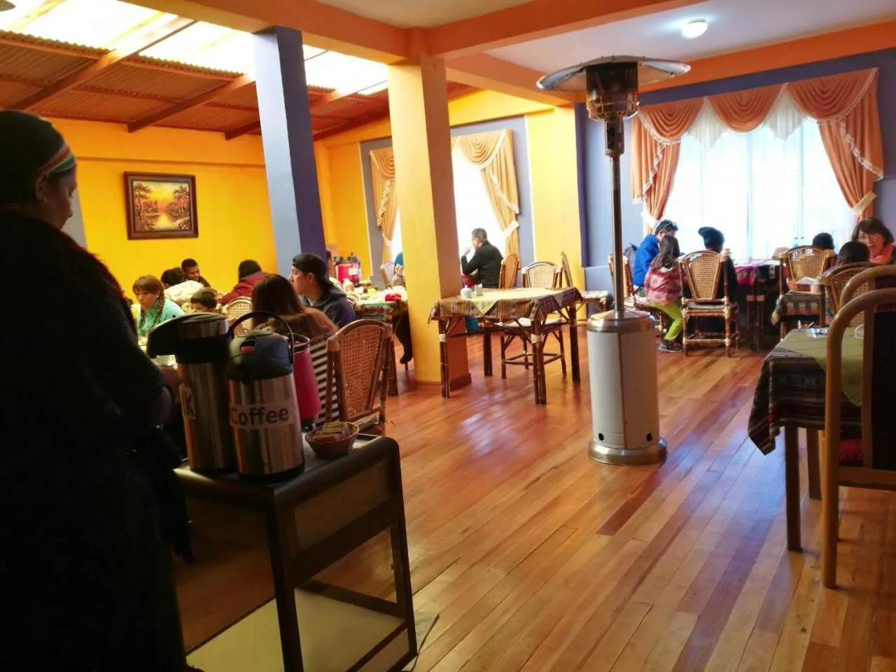 Restaurant/places to eat in Hotel Utama