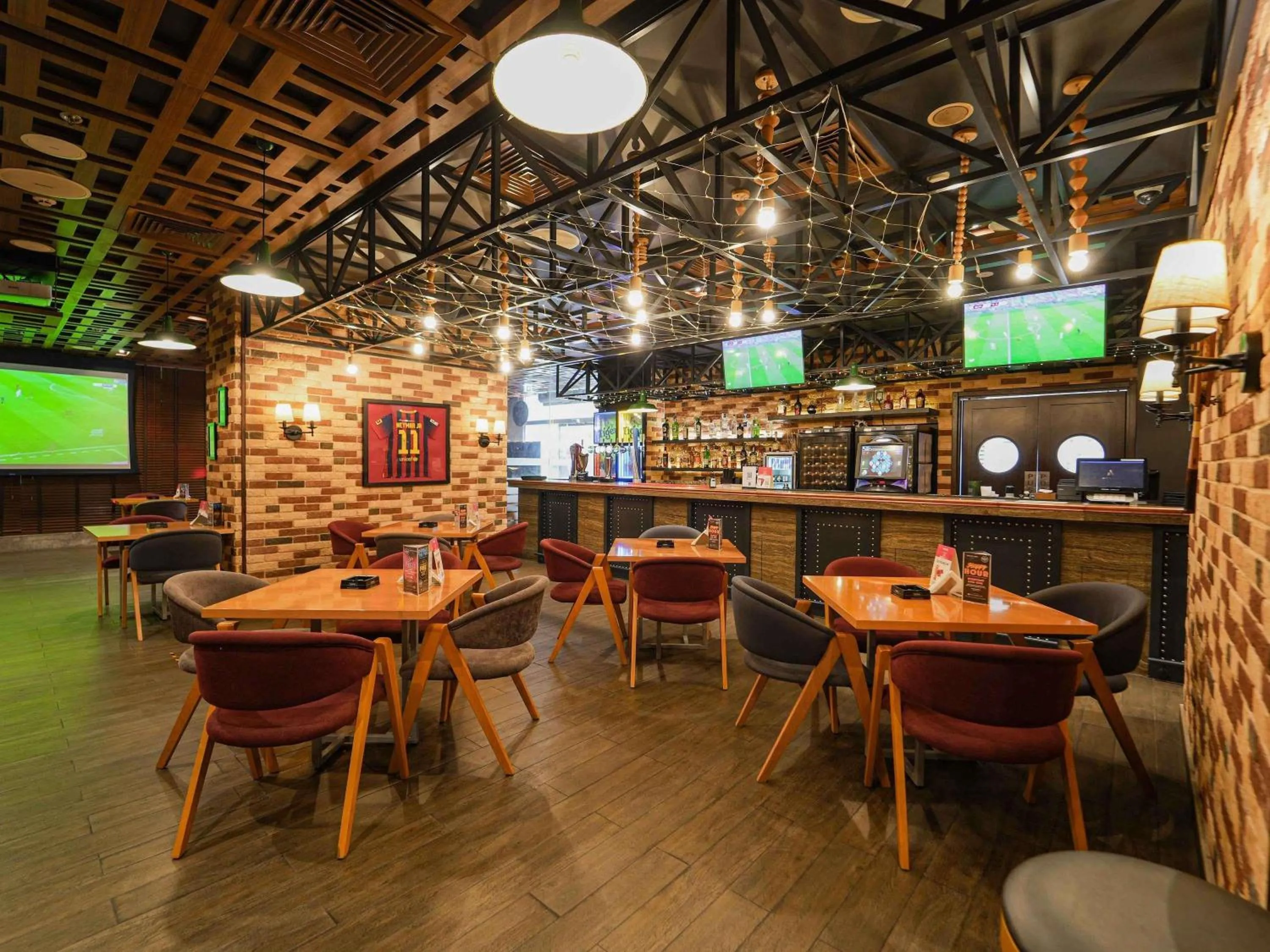 Lounge or bar in Mercure Dubai Barsha Heights Hotel Suites And Apartments