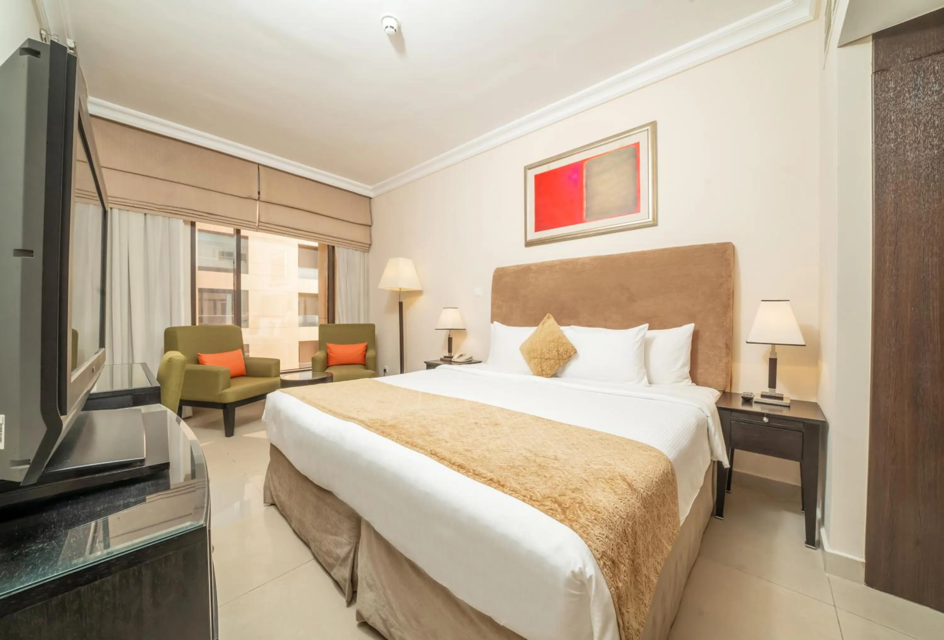 Bedroom, Bed in Mercure Dubai Barsha Heights Hotel Suites And Apartments
