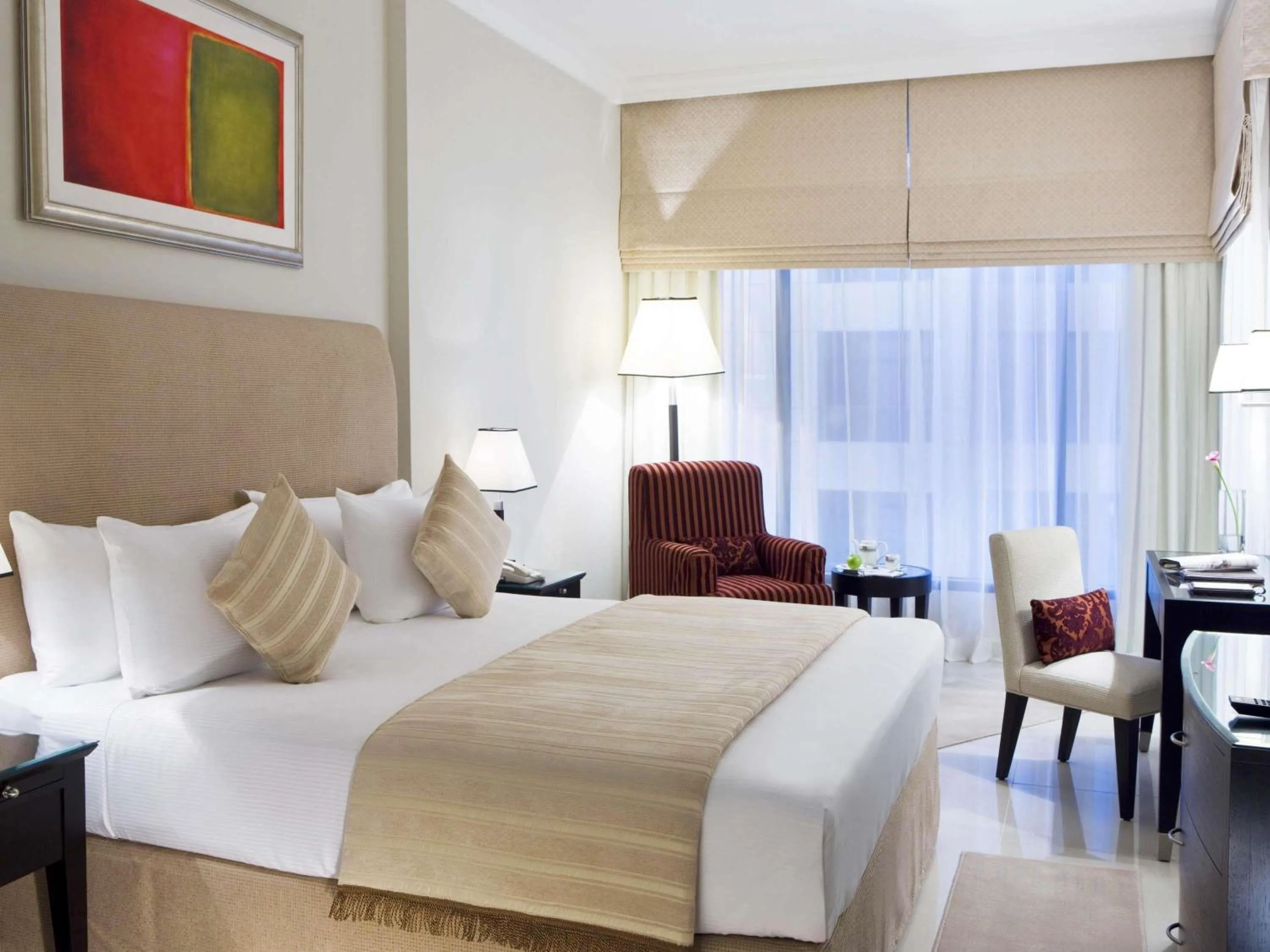 Bedroom, Bed in Mercure Dubai Barsha Heights Hotel Suites And Apartments