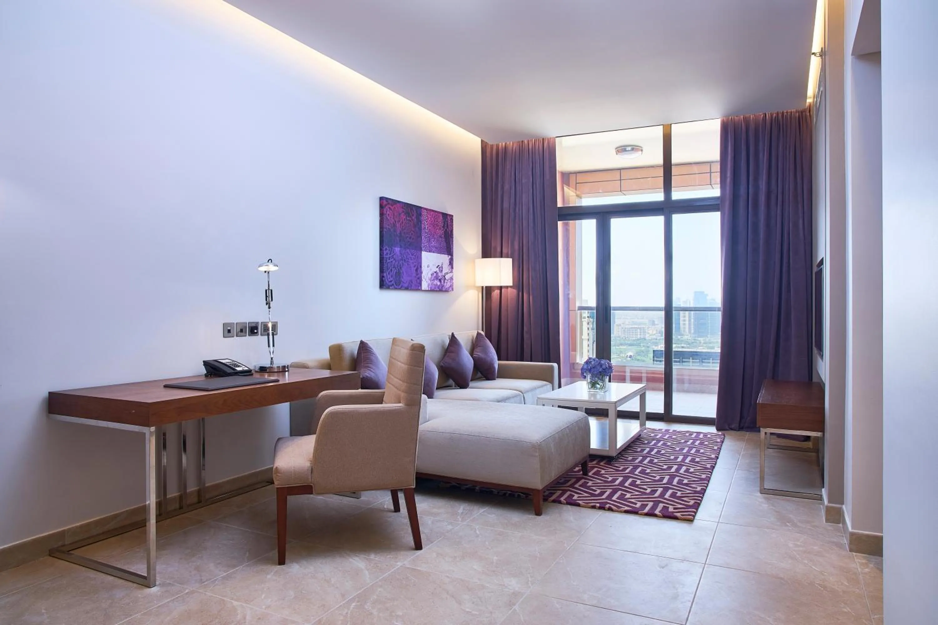Day, Bed in Mercure Dubai Barsha Heights Hotel Suites And Apartments