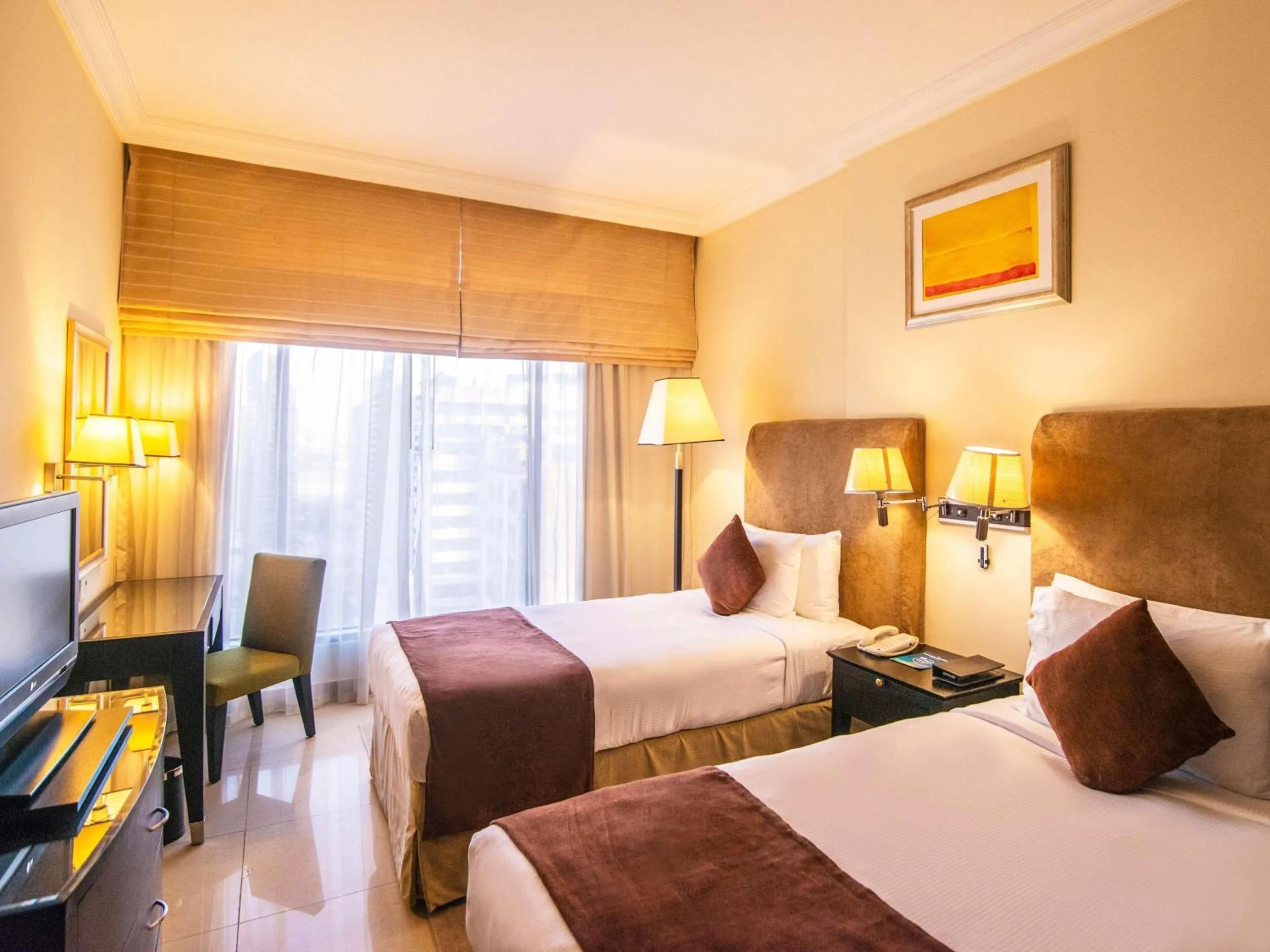 Bedroom, Bed in Mercure Dubai Barsha Heights Hotel Suites And Apartments
