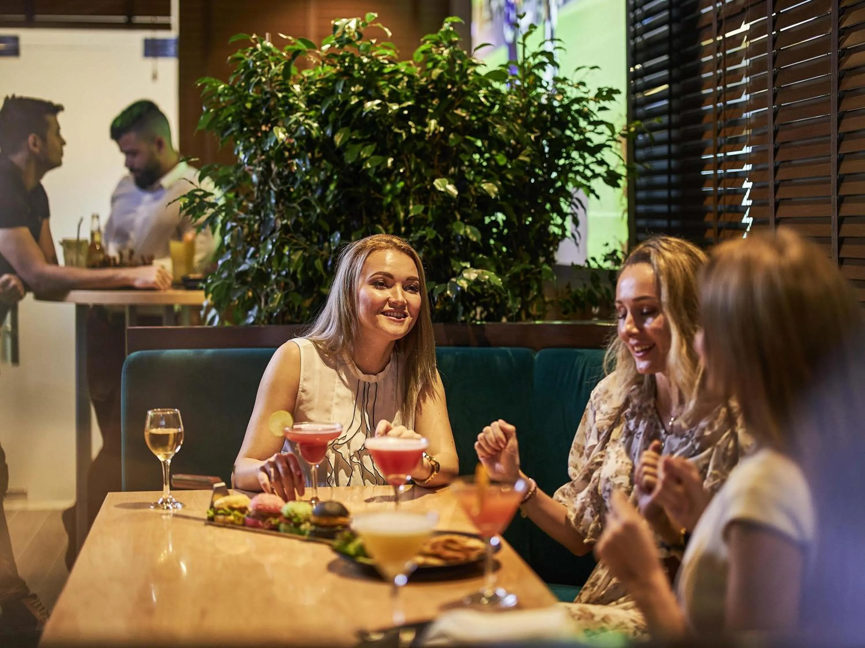 Lounge or bar in Mercure Dubai Barsha Heights Hotel Suites And Apartments