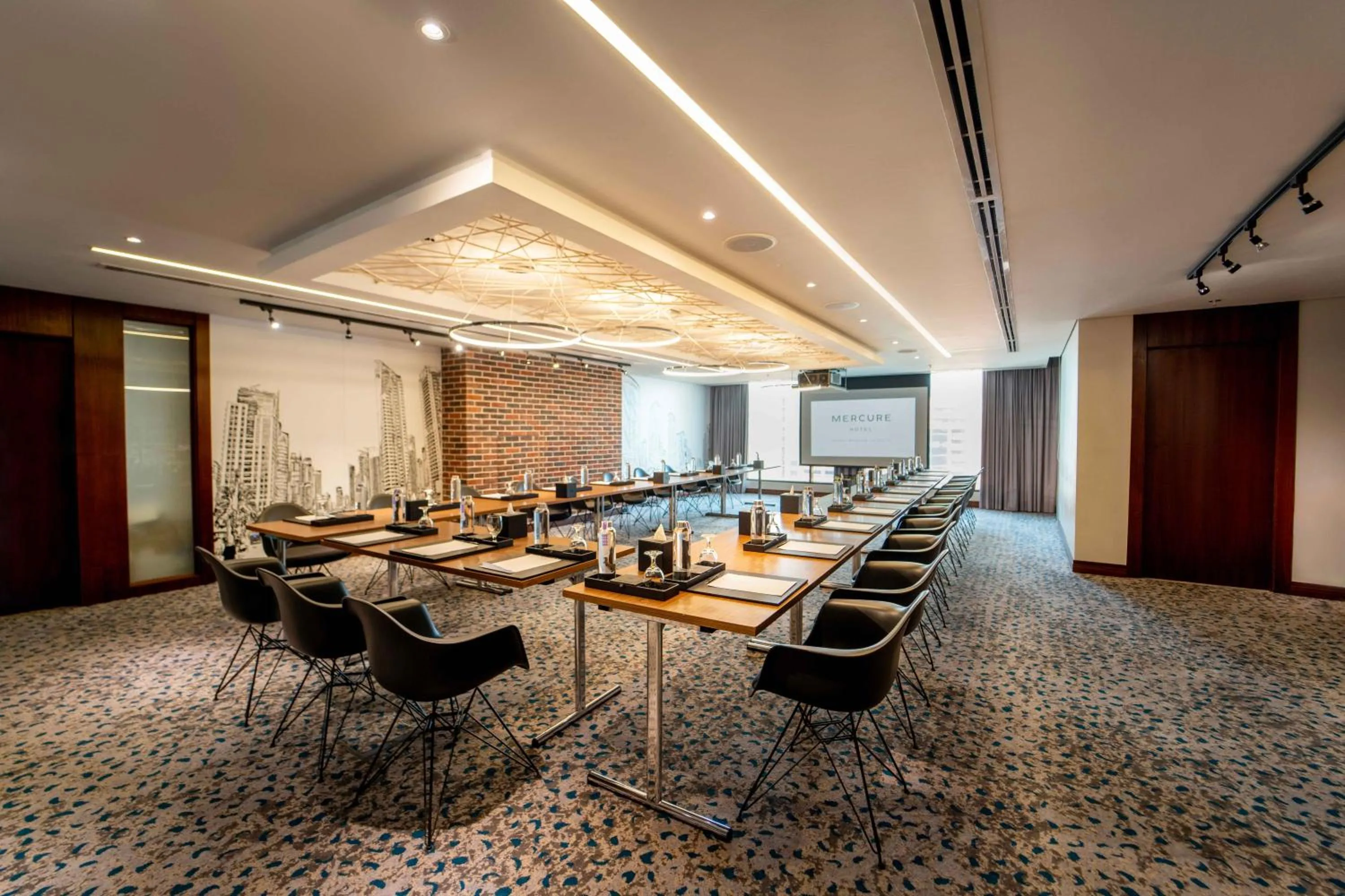 Meeting/conference room in Mercure Dubai Barsha Heights Hotel Suites And Apartments
