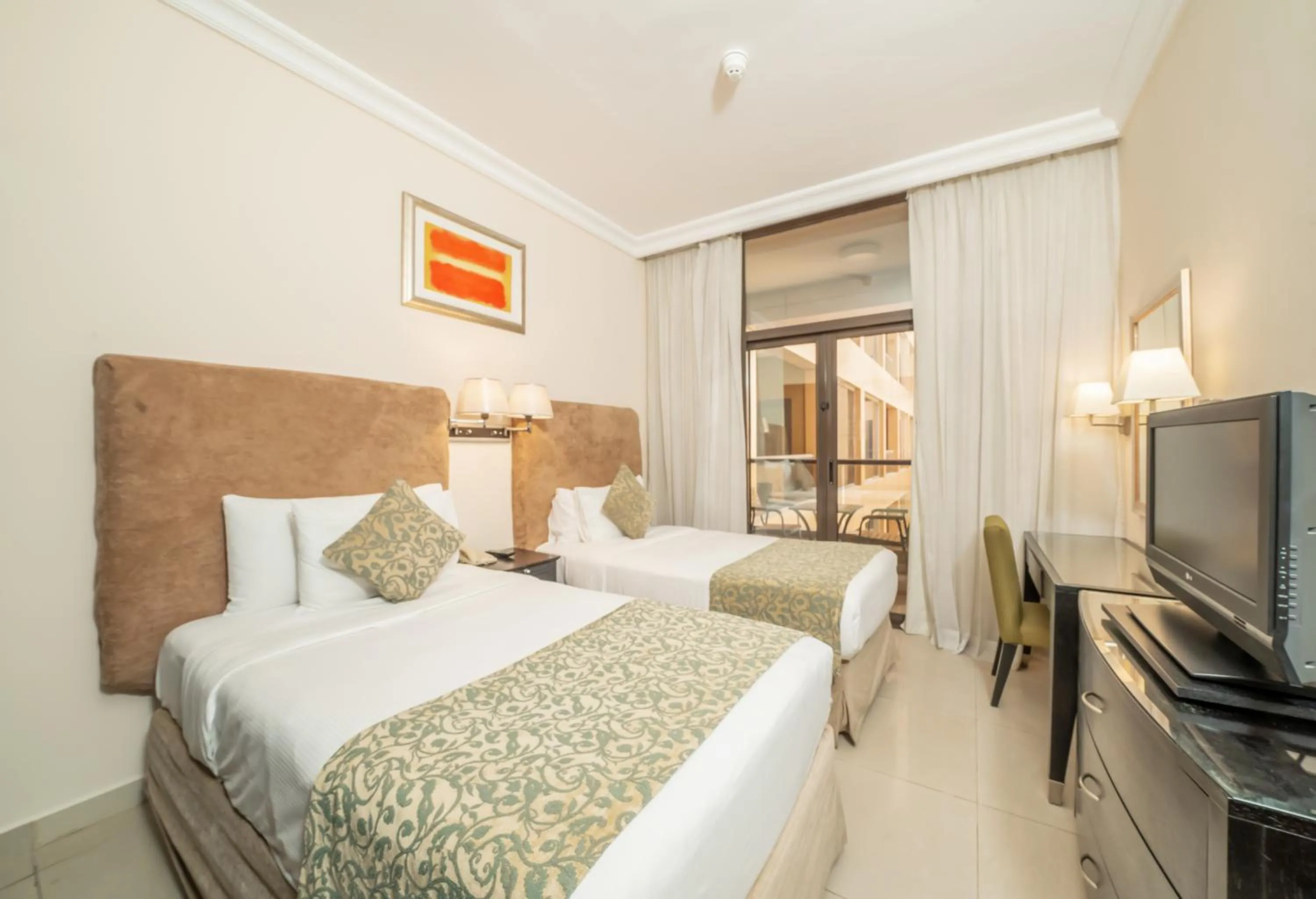 Bedroom, Bed in Mercure Dubai Barsha Heights Hotel Suites And Apartments