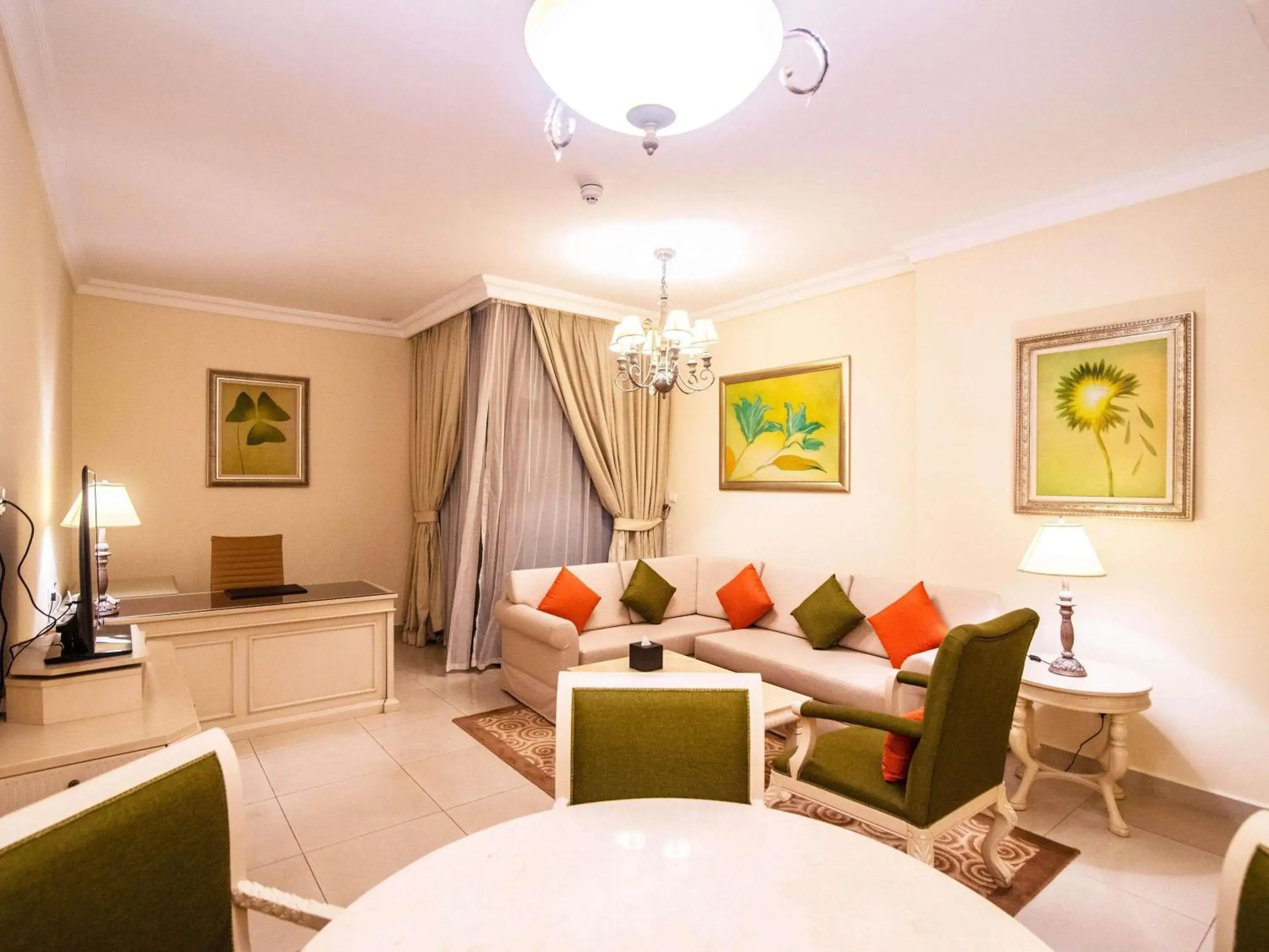 Bedroom in Mercure Dubai Barsha Heights Hotel Suites And Apartments Bedroom in Mercure Dubai Barsha Heights Hotel Suites And Apartments