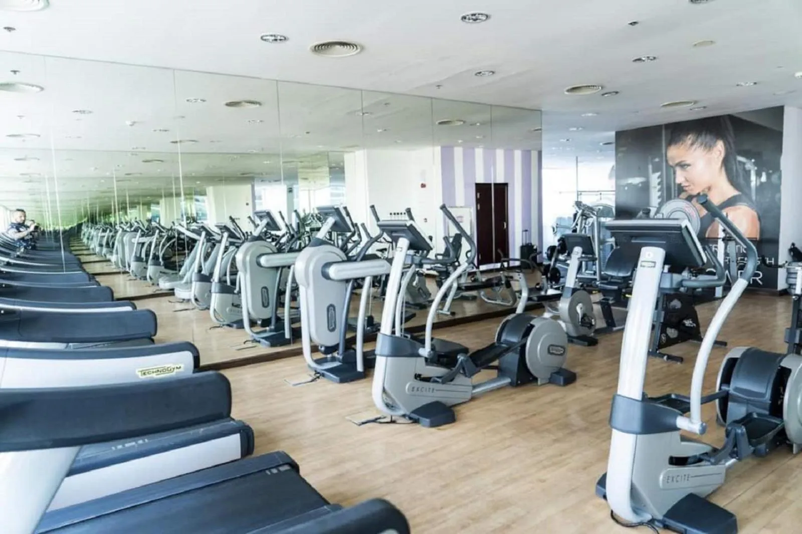 Fitness centre/facilities in Mercure Dubai Barsha Heights Hotel Suites And Apartments