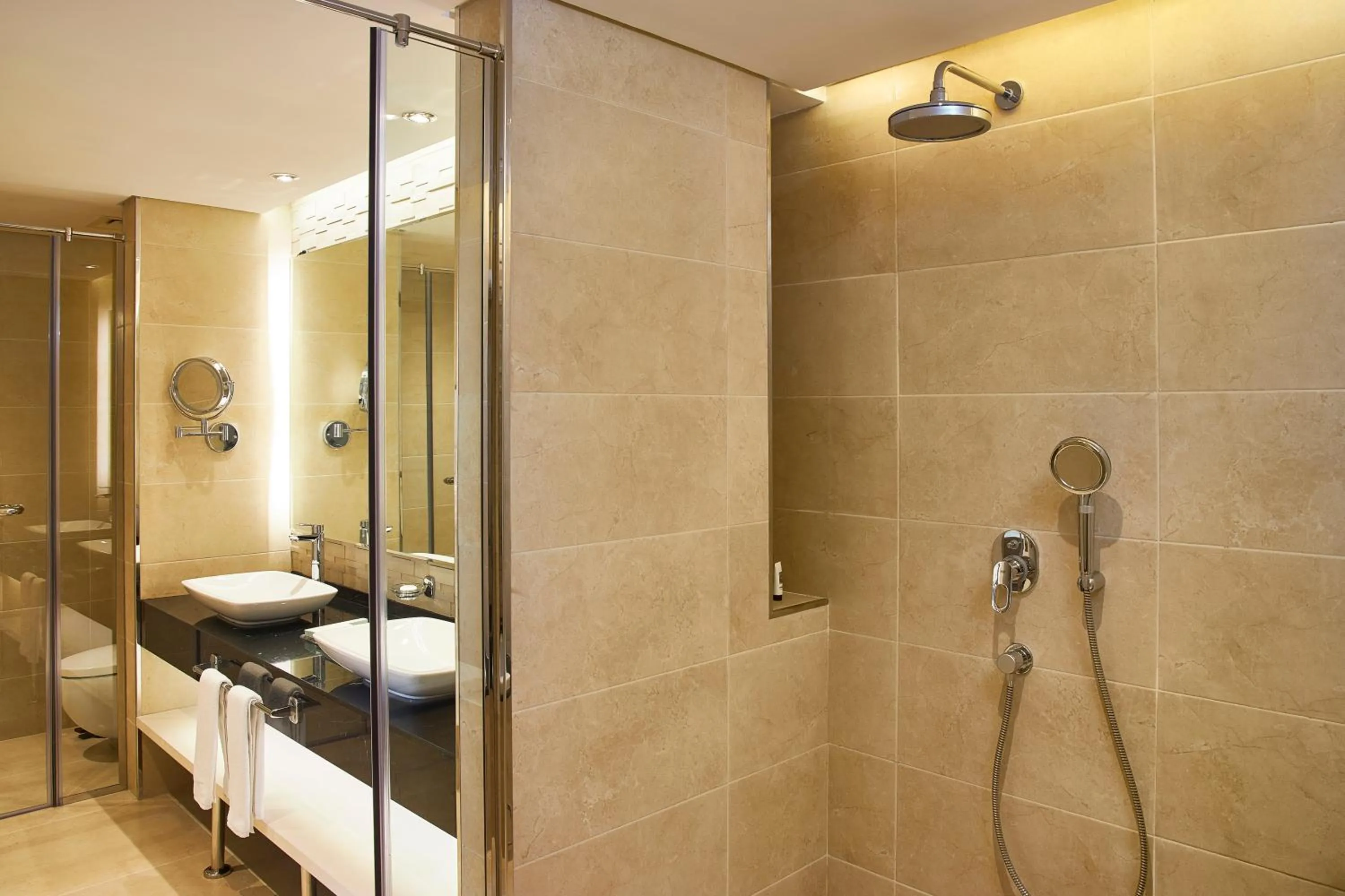 Shower in Mercure Dubai Barsha Heights Hotel Suites And Apartments