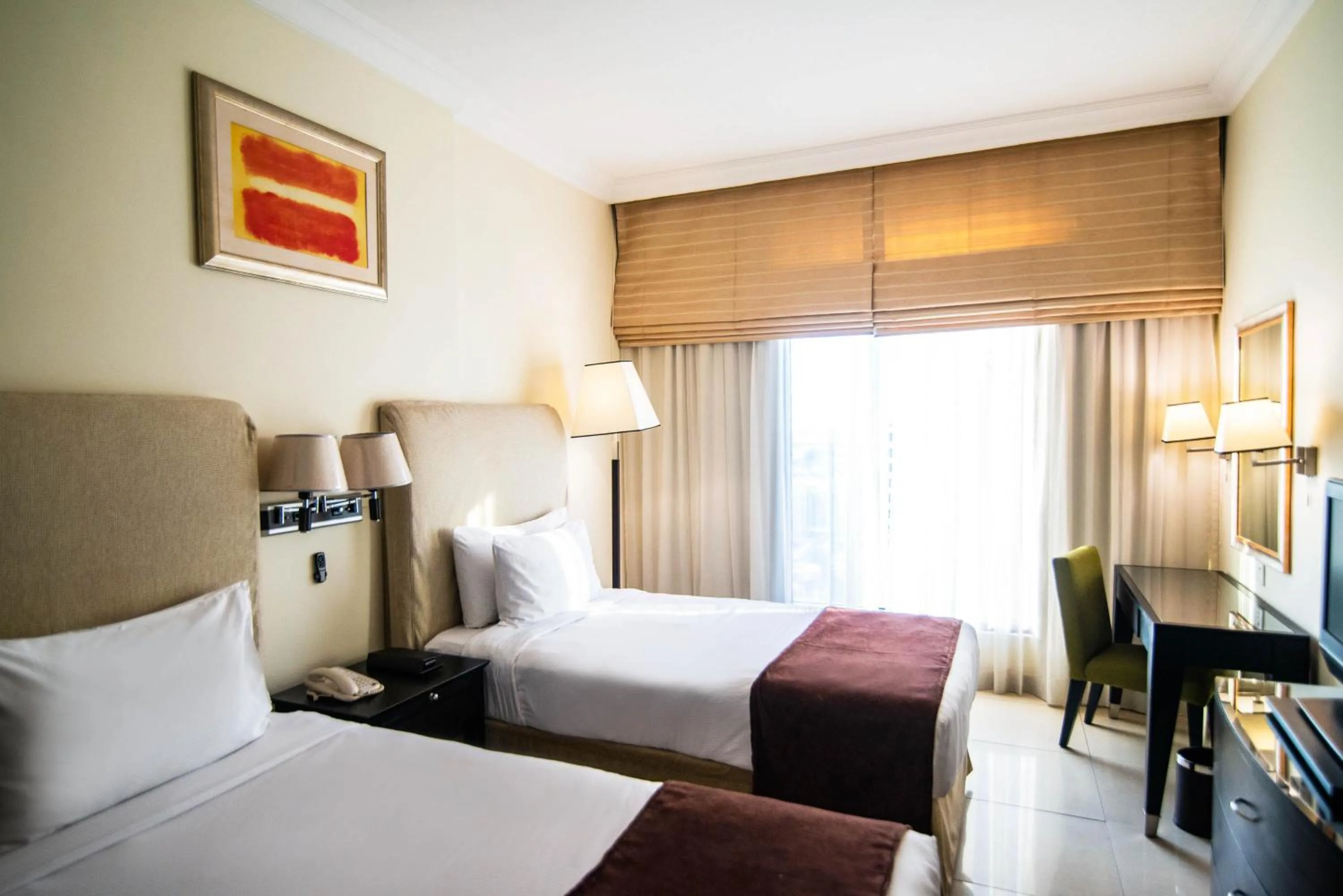 Bedroom, Bed in Mercure Dubai Barsha Heights Hotel Suites And Apartments