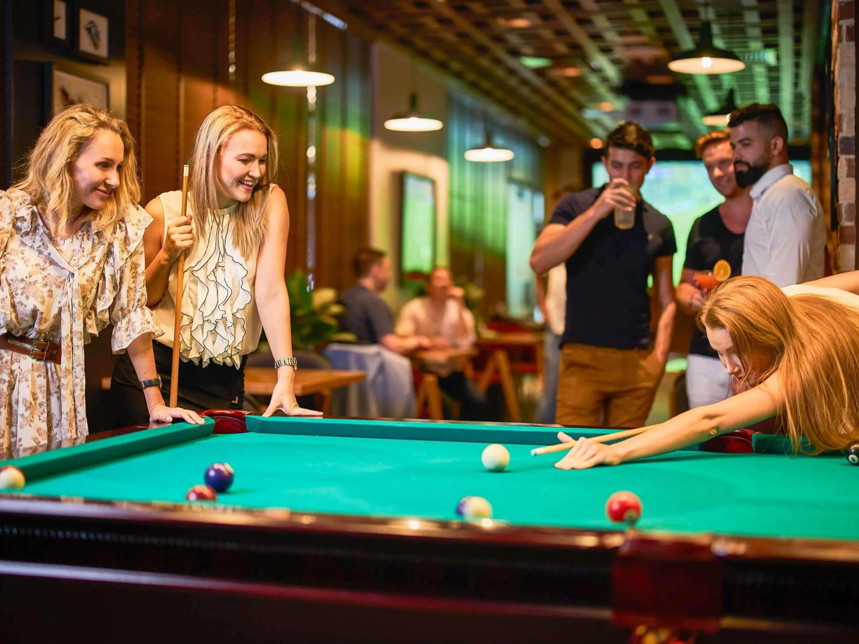 Lounge or bar in Mercure Dubai Barsha Heights Hotel Suites And Apartments