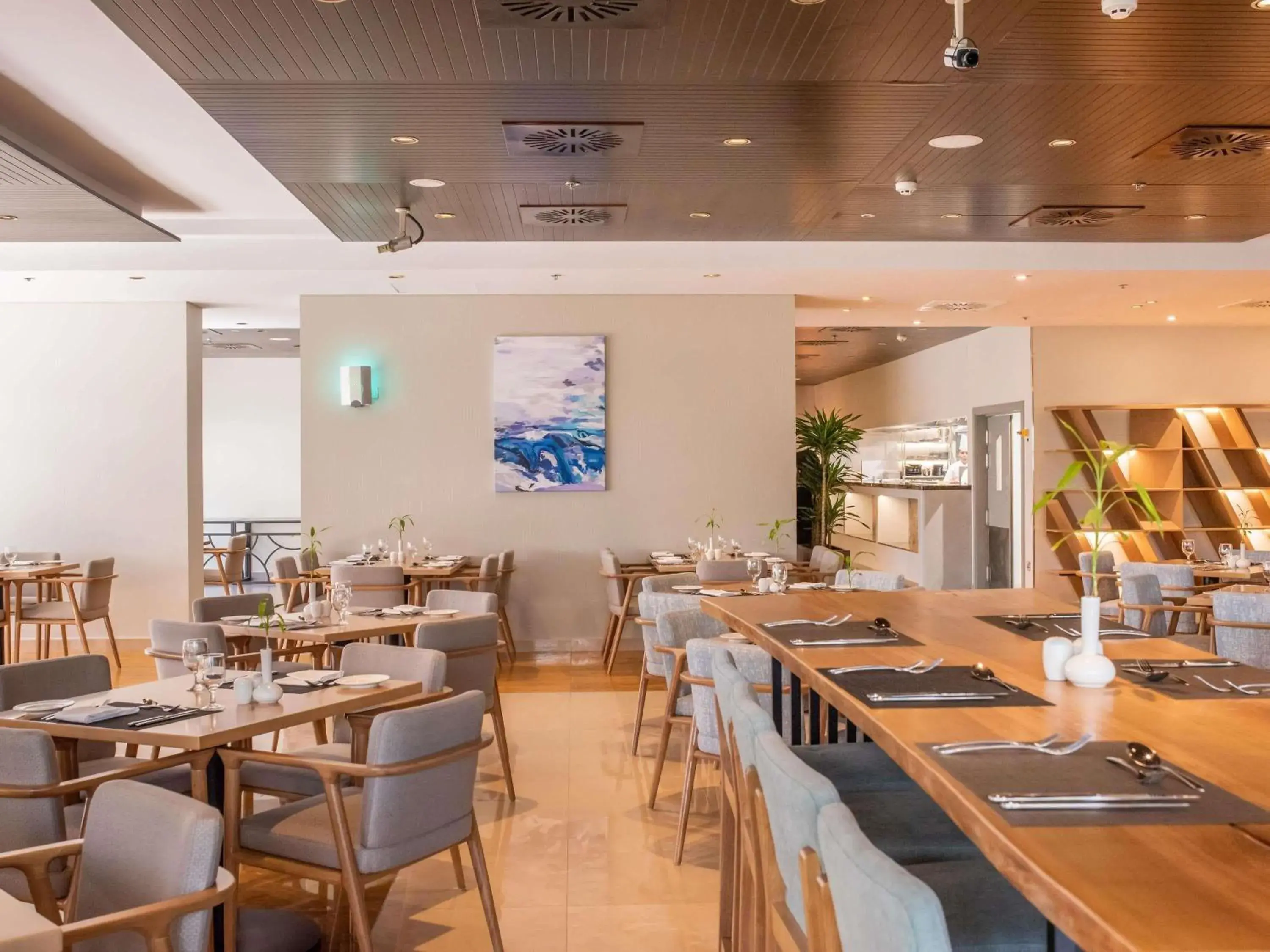 Restaurant/places to eat in Mercure Dubai Barsha Heights Hotel Suites And Apartments Restaurant/places to eat in Mercure Dubai Barsha Heights Hotel Suites And Apartments