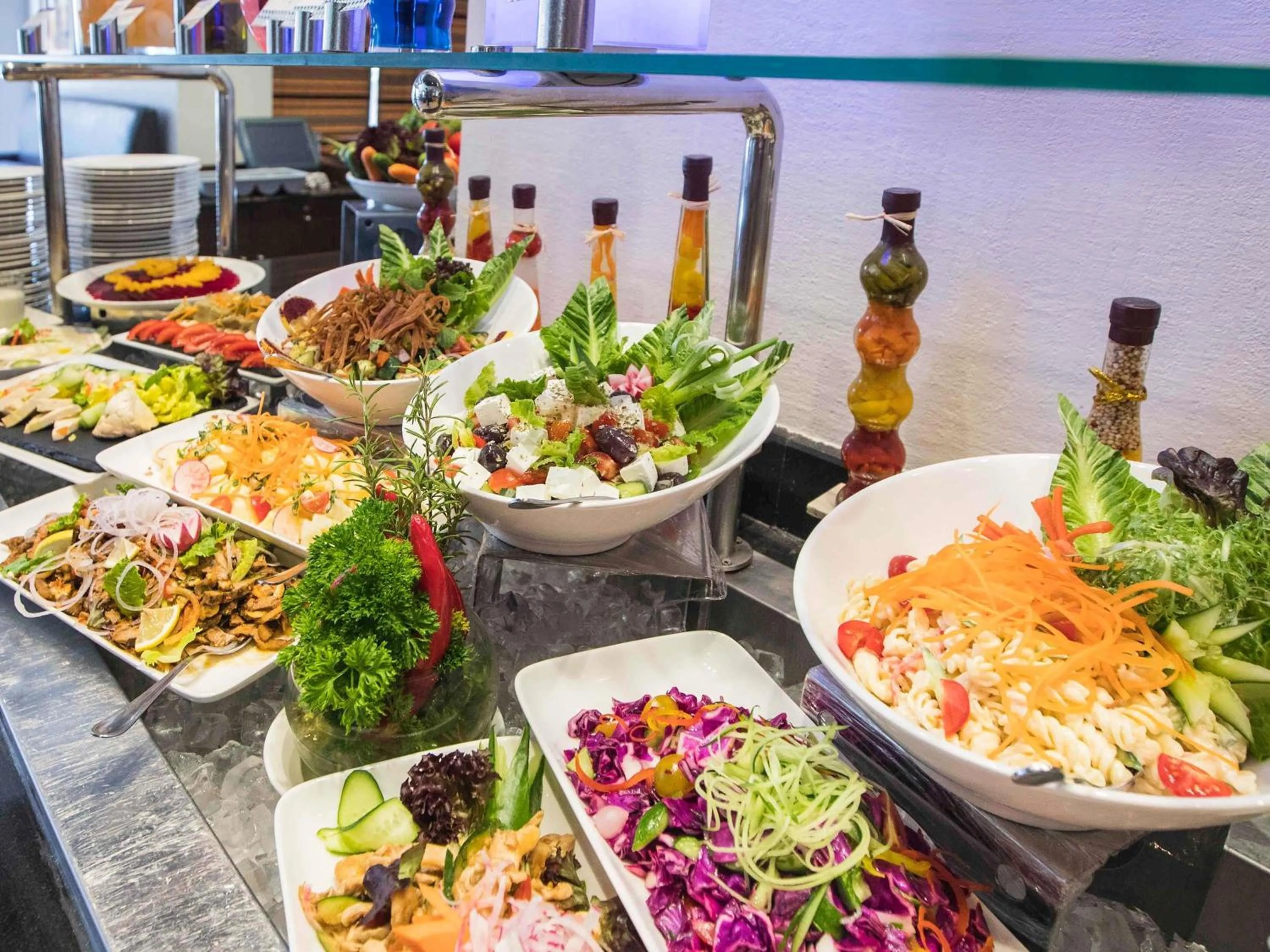 Restaurant/places to eat in Mercure Dubai Barsha Heights Hotel Suites And Apartments