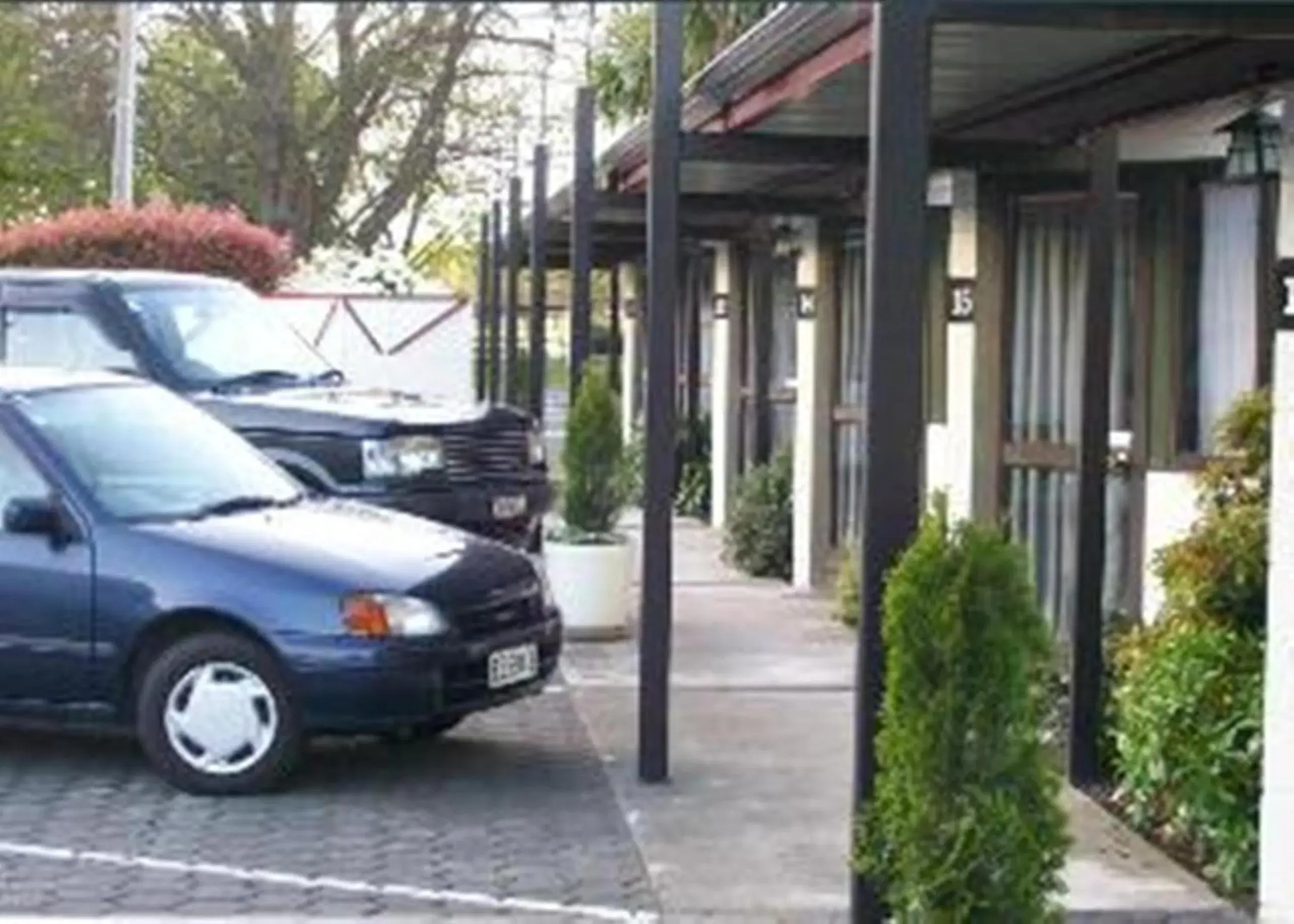 Facade/entrance in Gothic Heights Motel Facade/entrance in Gothic Heights Motel