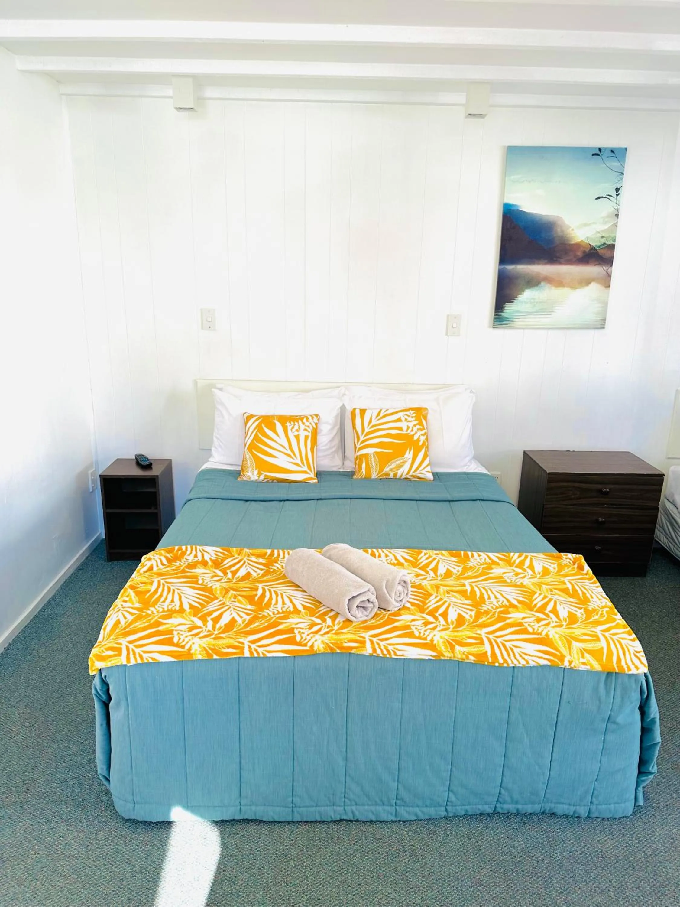 Bedroom, Bed in Gothic Heights Motel