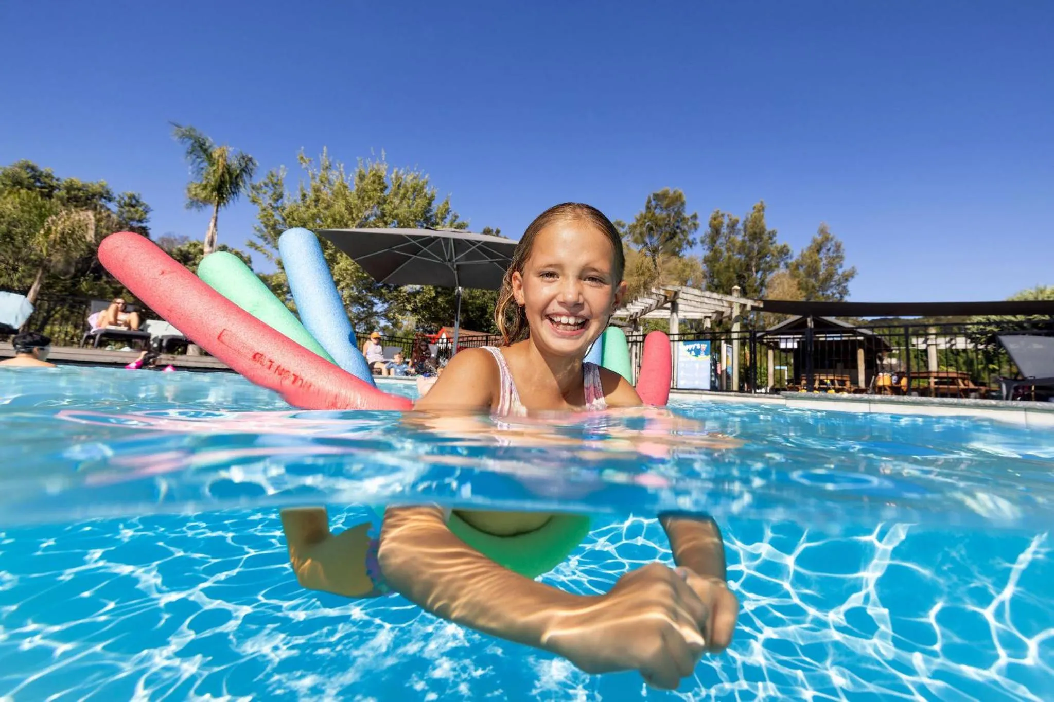 People in Hot Water Beach TOP 10 Holiday Park