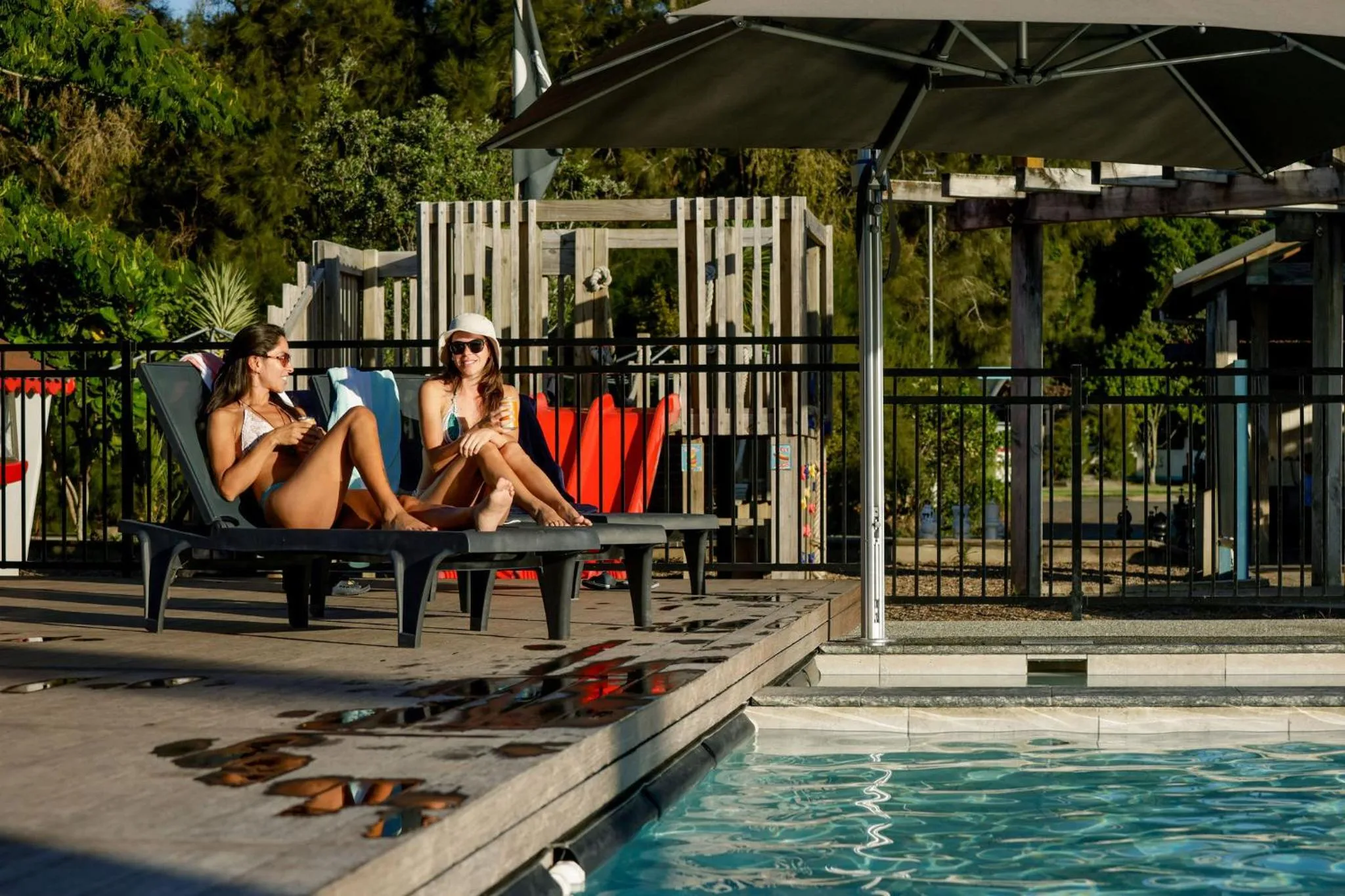 Guests in Hot Water Beach TOP 10 Holiday Park