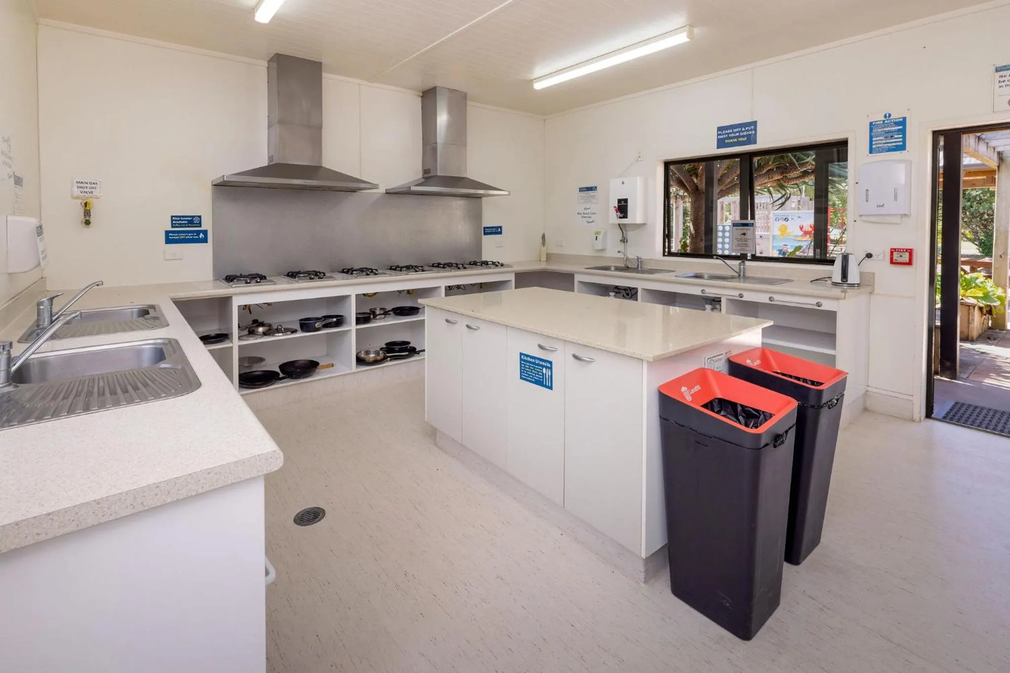 Communal kitchen in Hot Water Beach TOP 10 Holiday Park