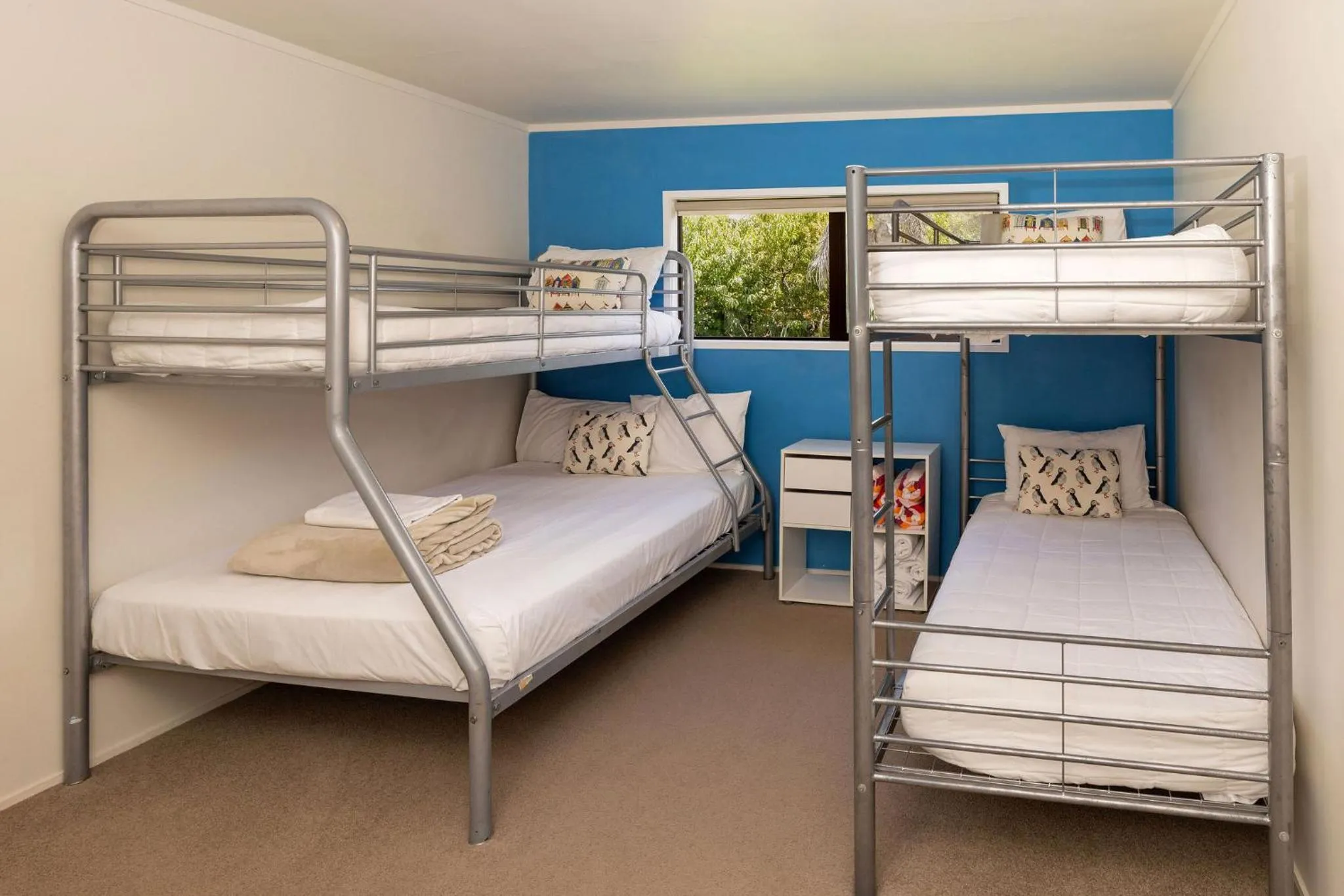 Bedroom, Bed in Hot Water Beach TOP 10 Holiday Park