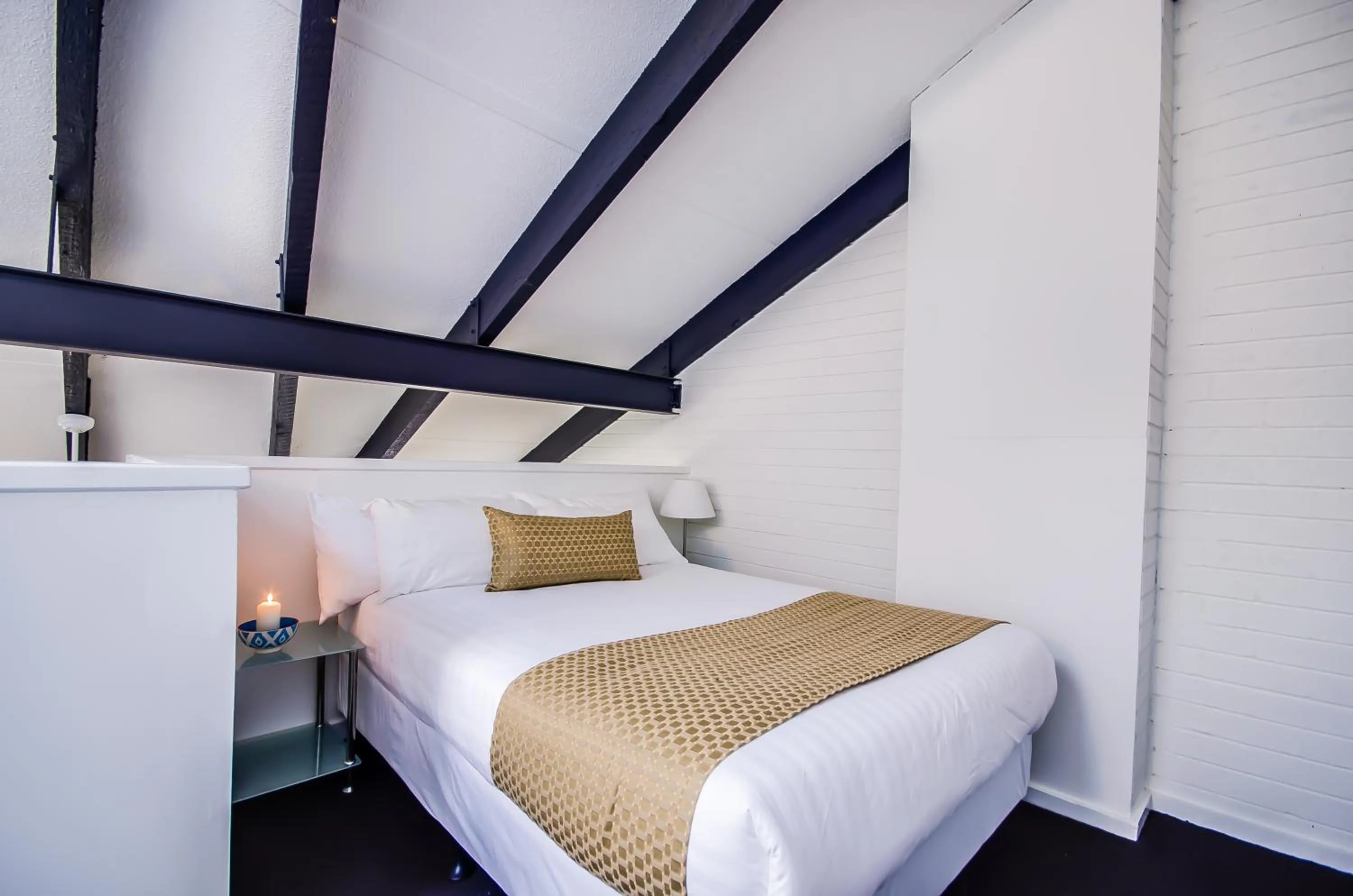 Bed in Alpine Gables