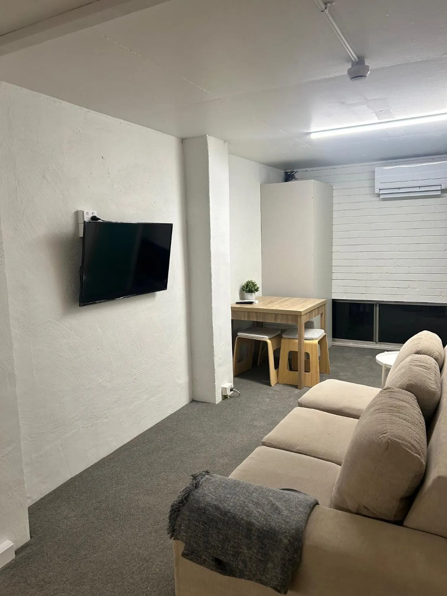 Seating area in Alpine Gables