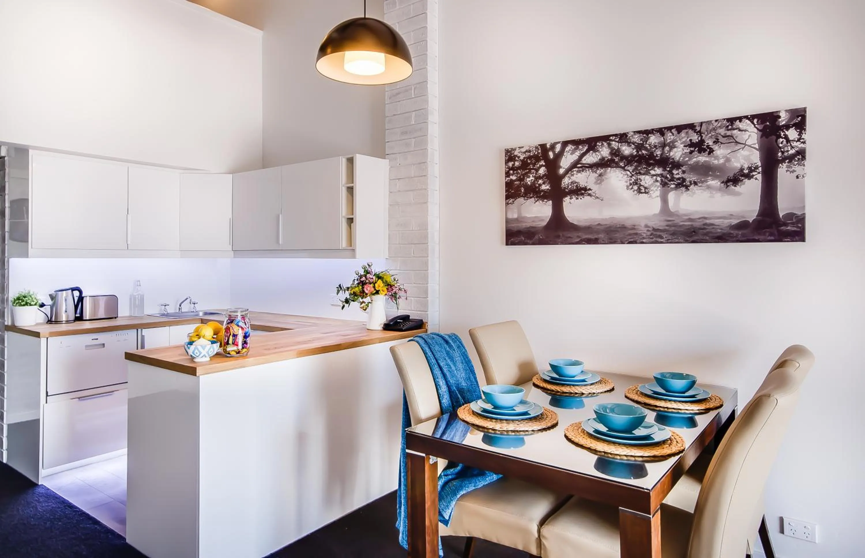 Dining area in Alpine Gables