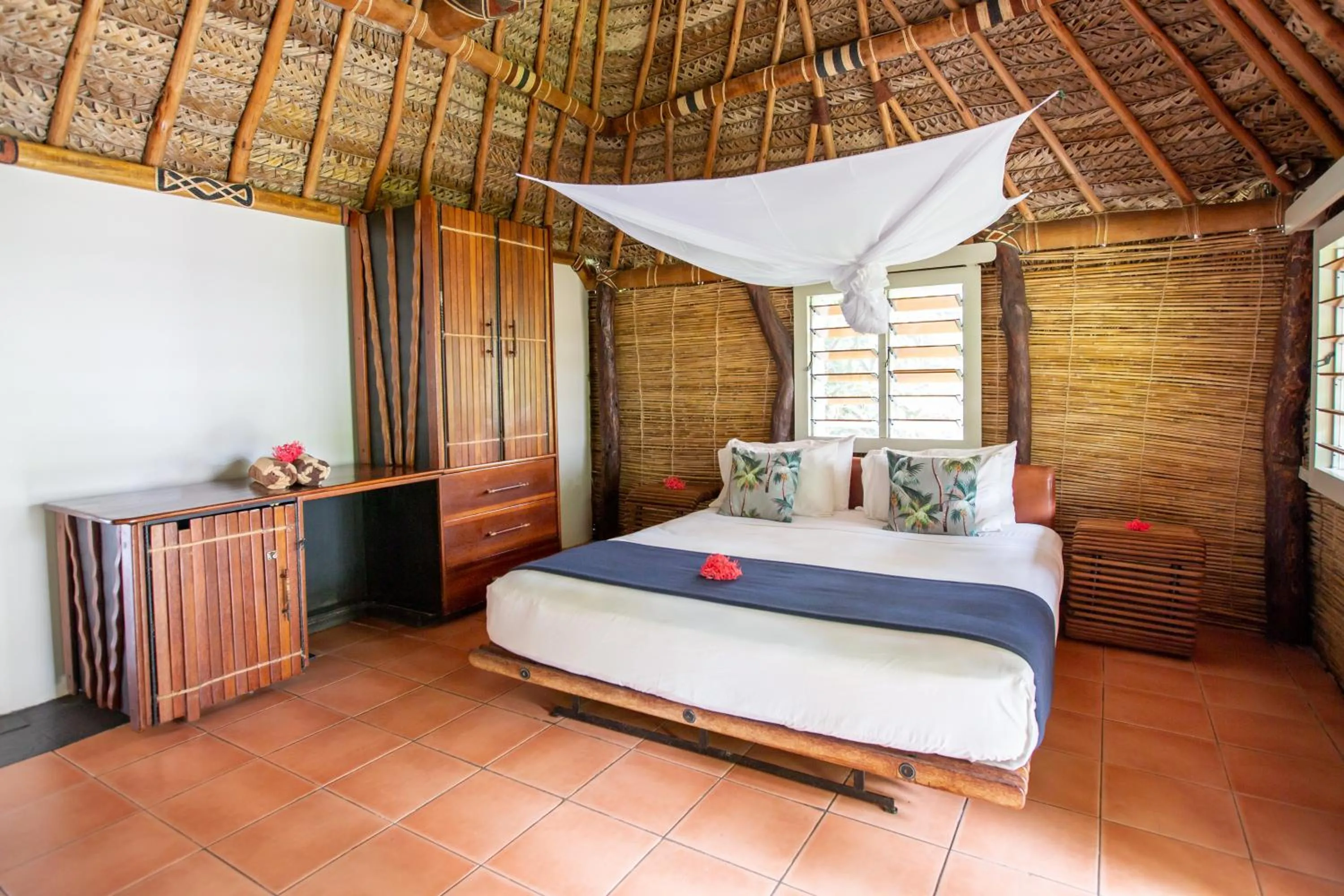 Bedroom, Bed in Octopus Resort