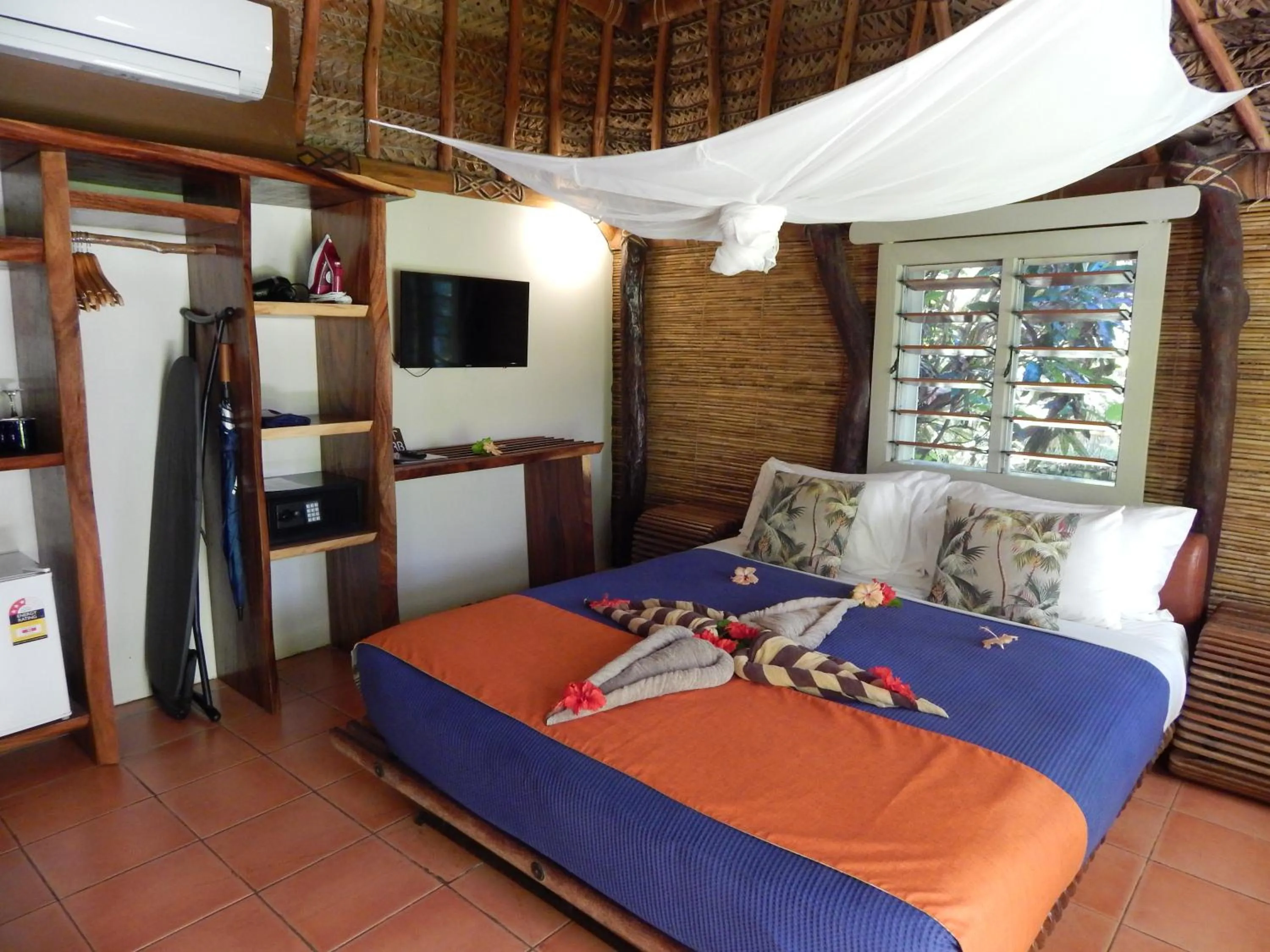 Bedroom, Bed in Octopus Resort