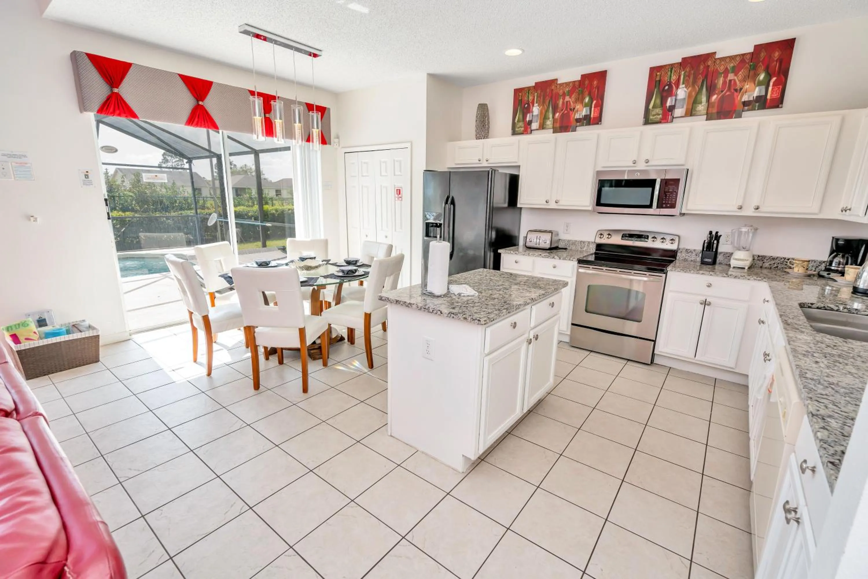 Kitchen or kitchenette in Disney Dream with Hot Tub, Pool, Xbox, Games Room, Lakeview, 10 min to Disney, Clubhouse