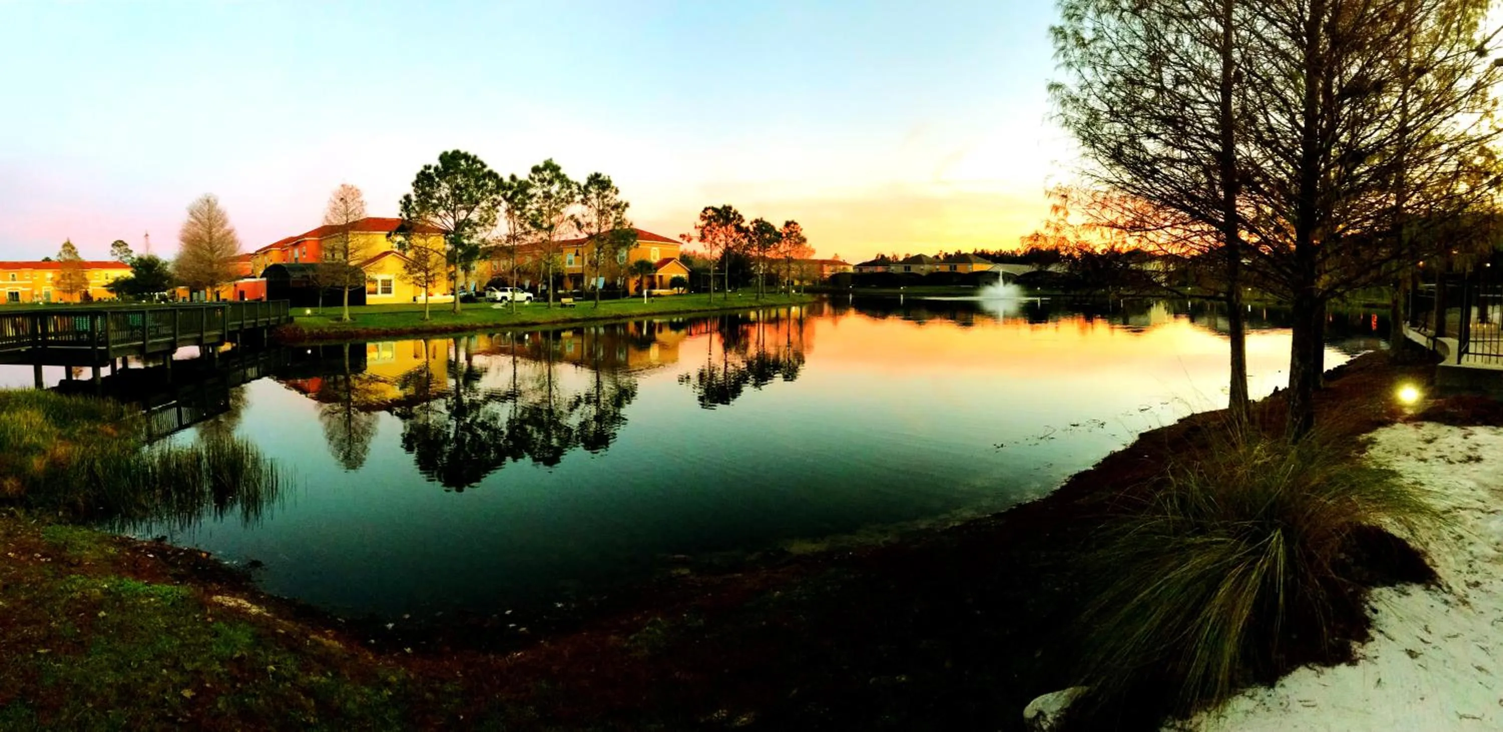 Lake view in Disney Dream with Hot Tub, Pool, Xbox, Games Room, Lakeview, 10 min to Disney, Clubhouse