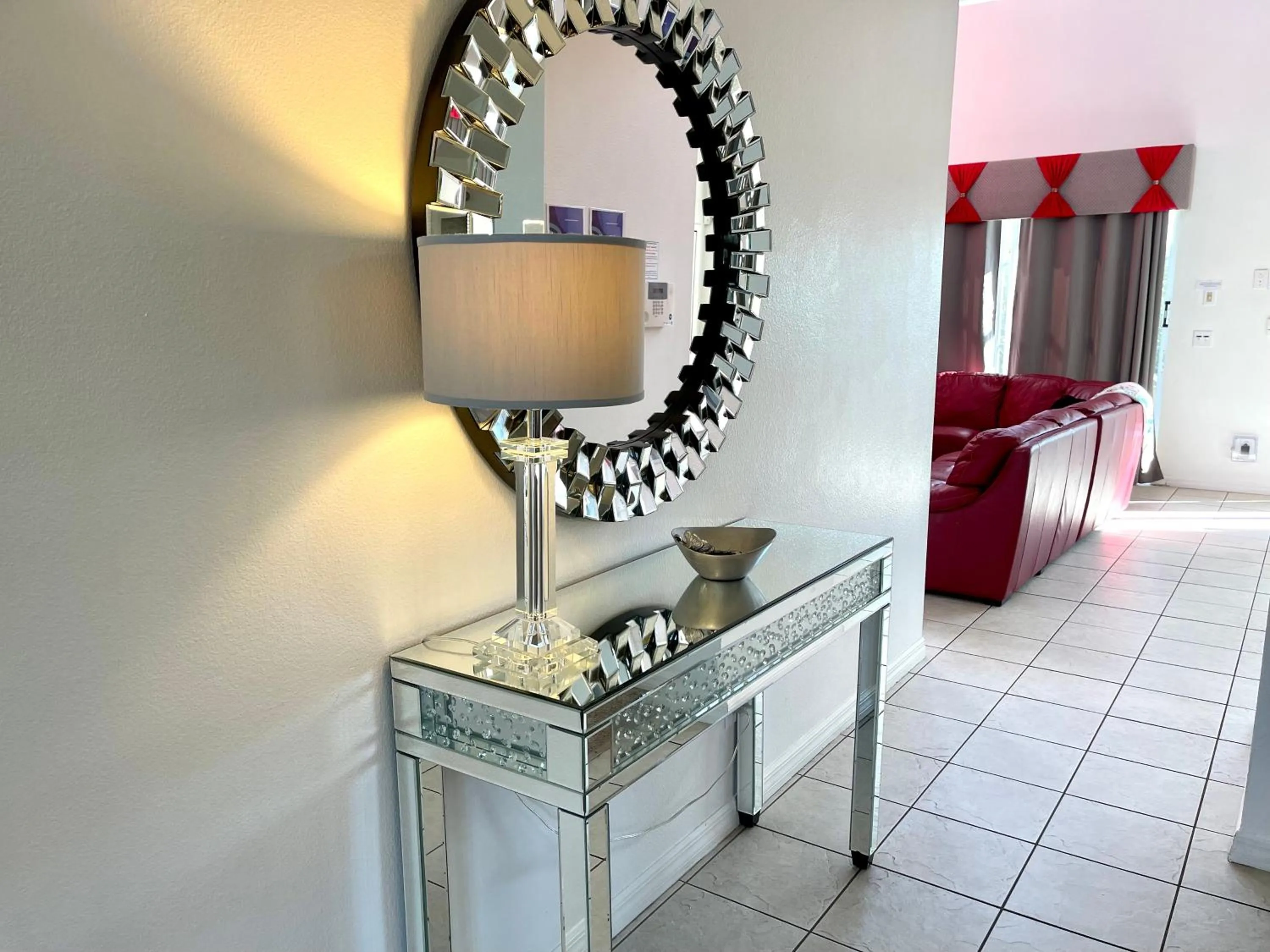 Facade/entrance in Disney Dream with Hot Tub, Pool, Xbox, Games Room, Lakeview, 10 min to Disney, Clubhouse