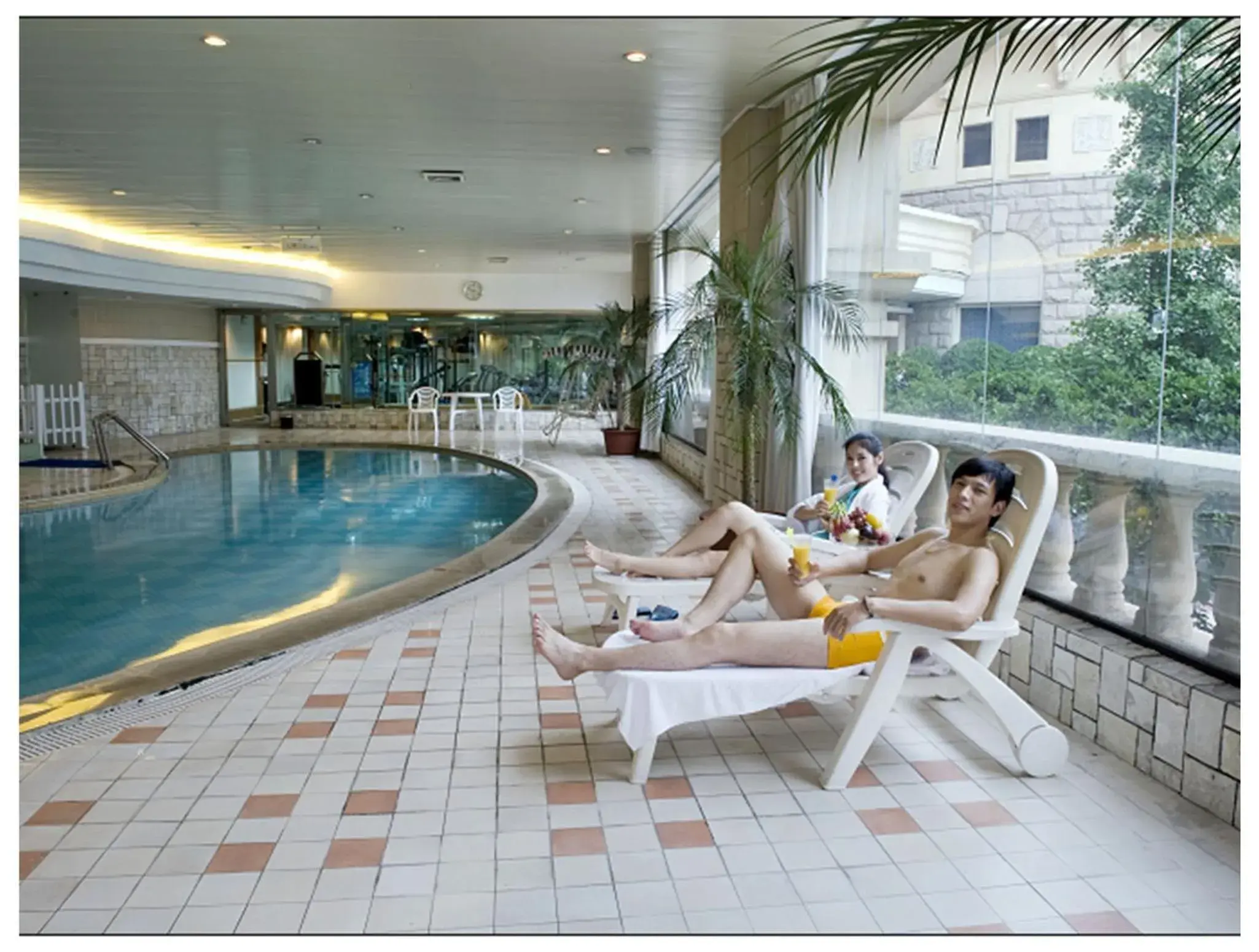 Pool view in Zhengzhou Jianguo Hotel Pool view in Zhengzhou Jianguo Hotel