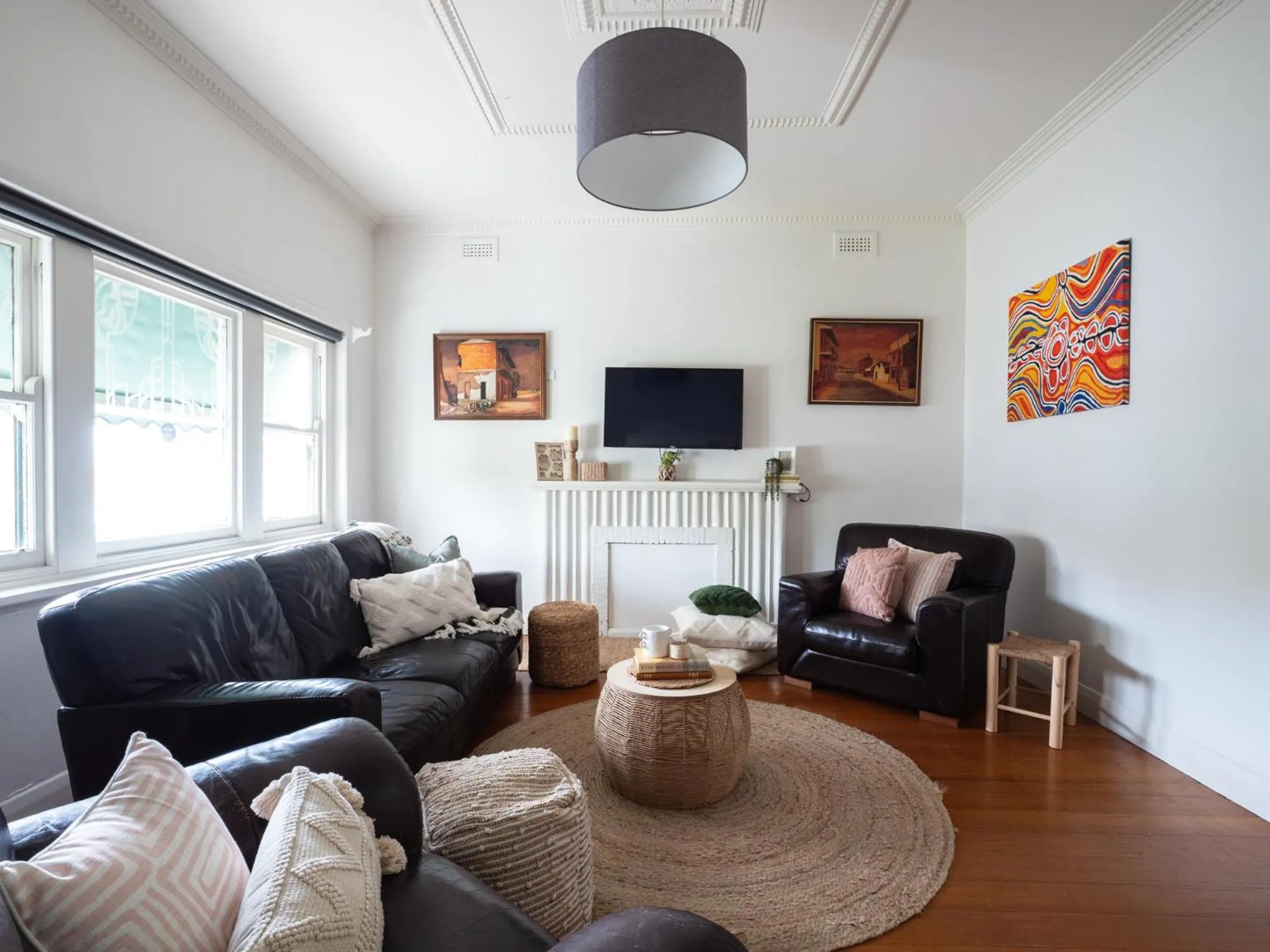 Seating area in Bendigo Backpackers