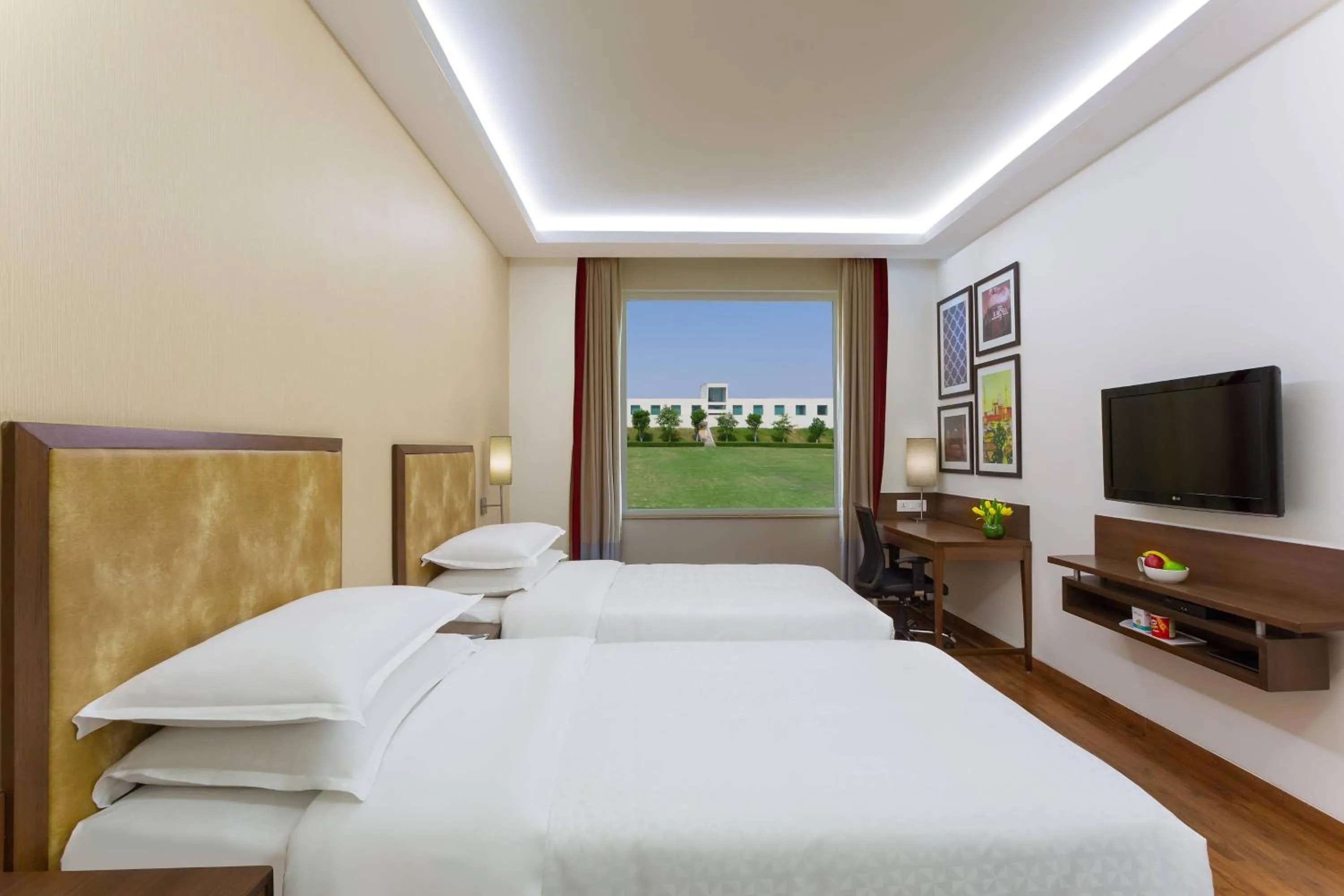 Photo of the whole room, Bed in Four Points by Sheraton New Delhi, Airport Highway