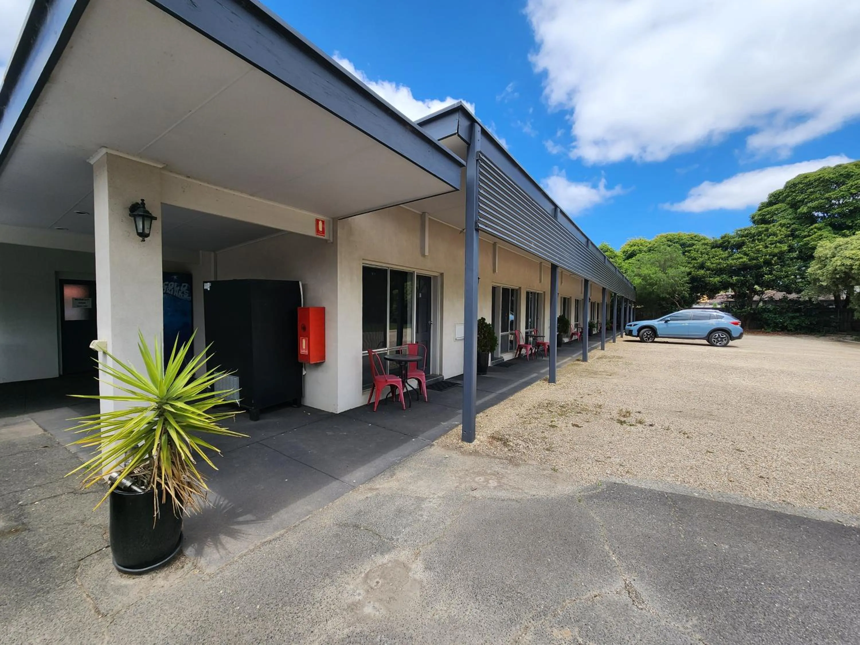 Motel24Seven and Apartments