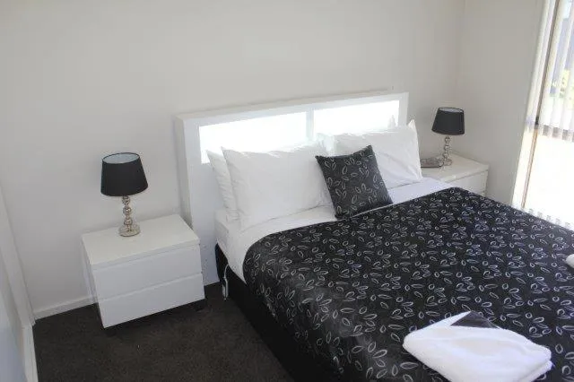 Bedroom, Bed in Motel24Seven and Apartments