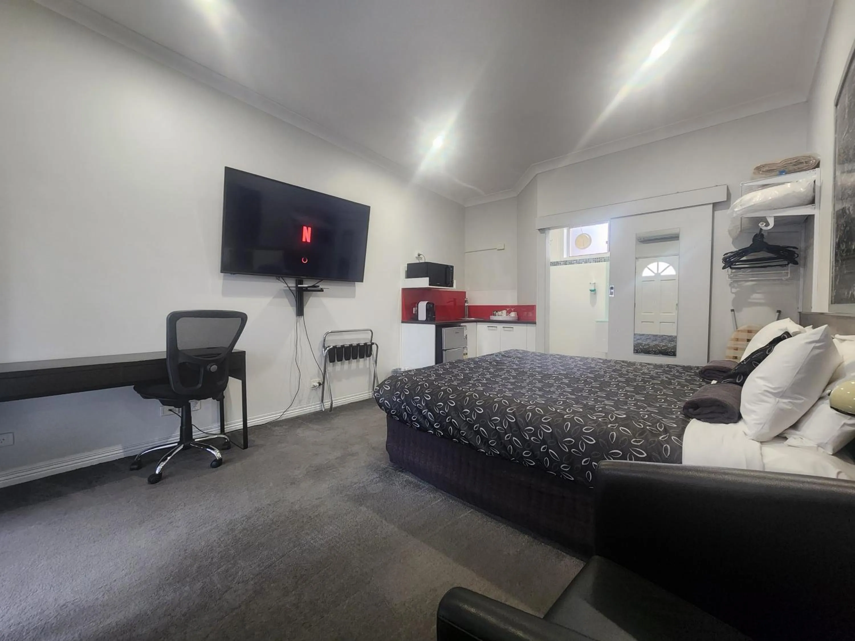 Bed in Motel24Seven and Apartments