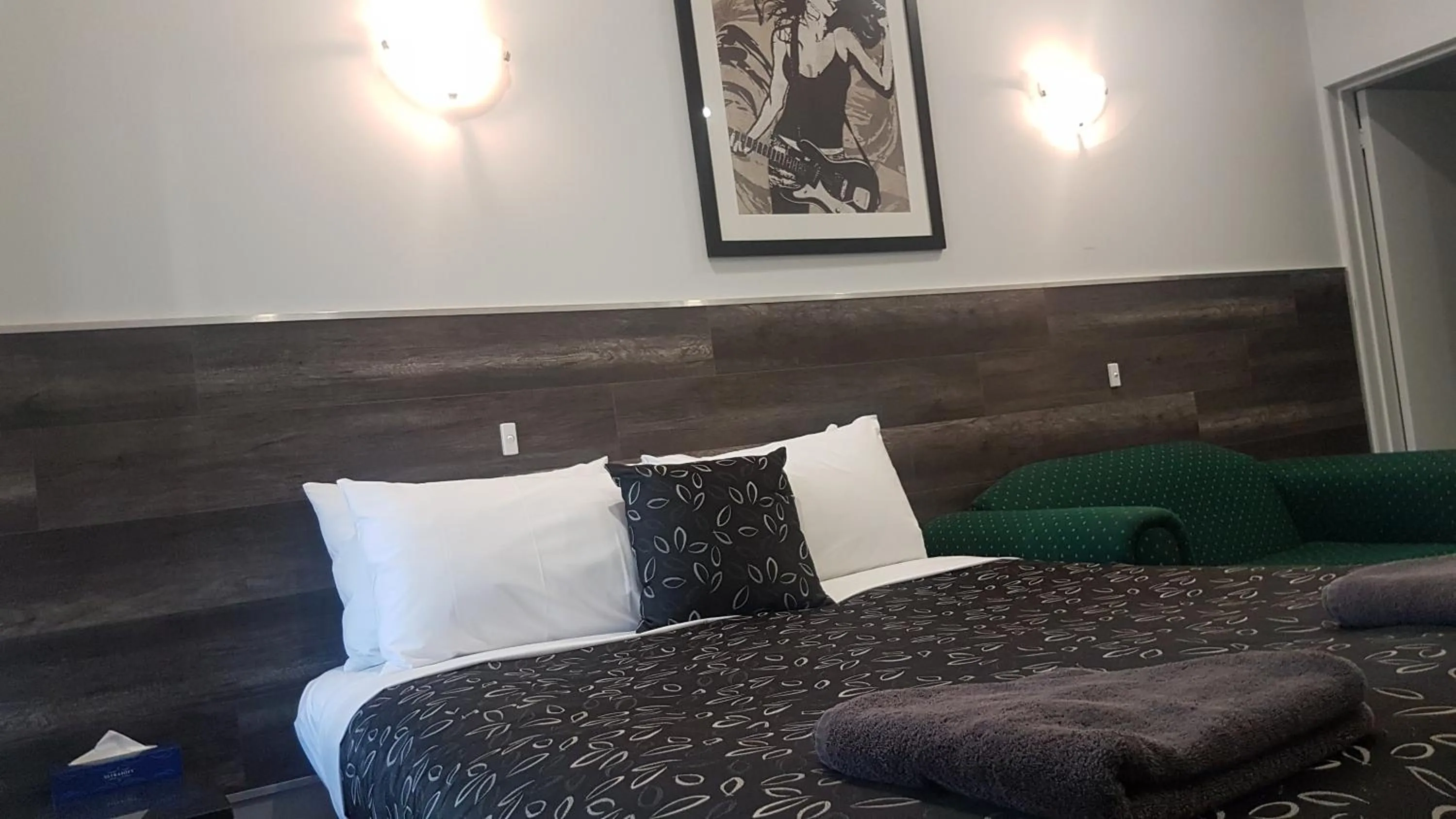 Bed in Motel24Seven and Apartments