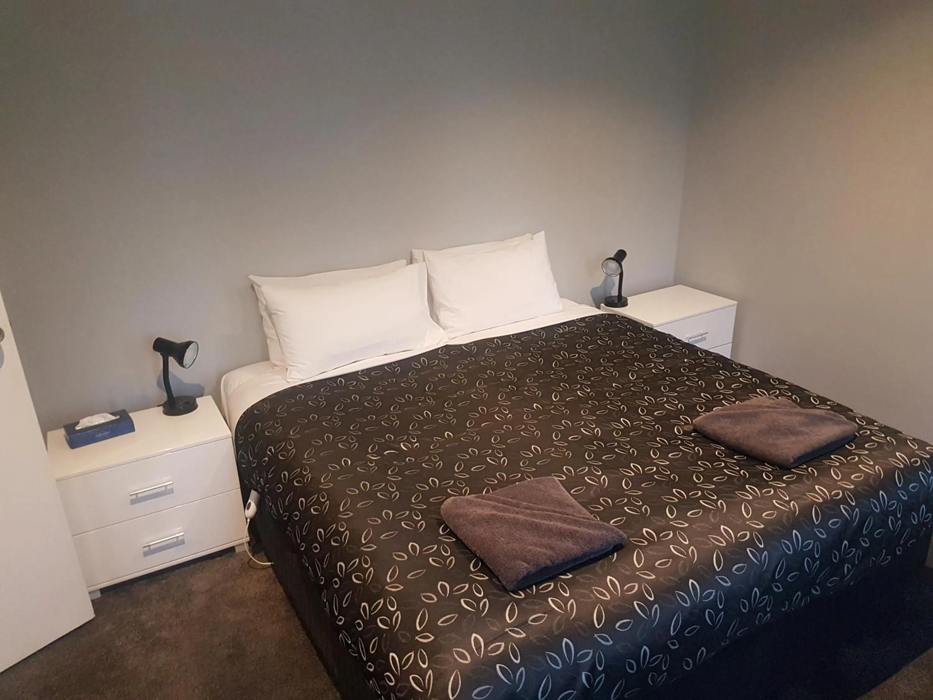 Bed in Motel24Seven and Apartments