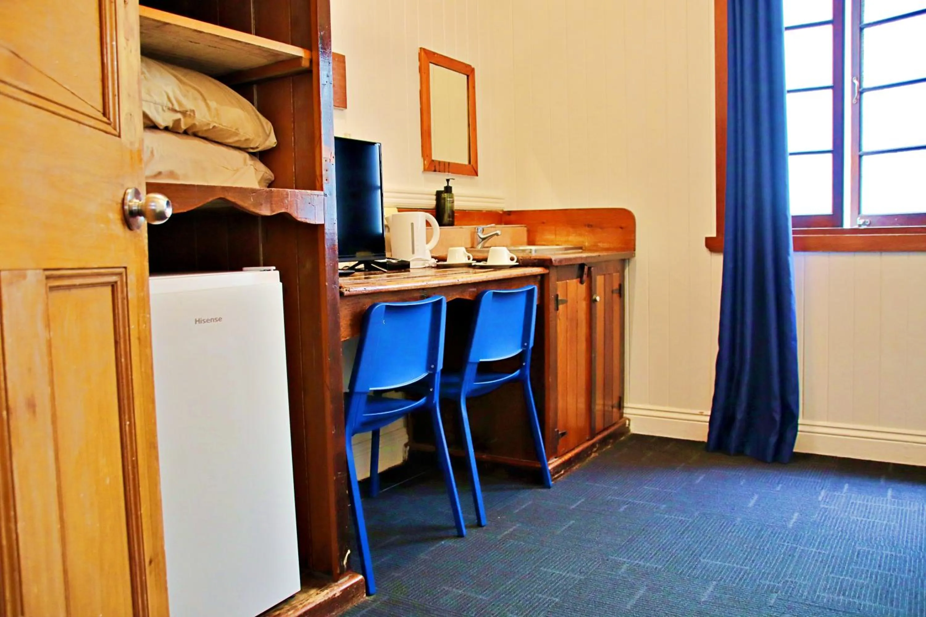 Bedroom in Brisbane Manor