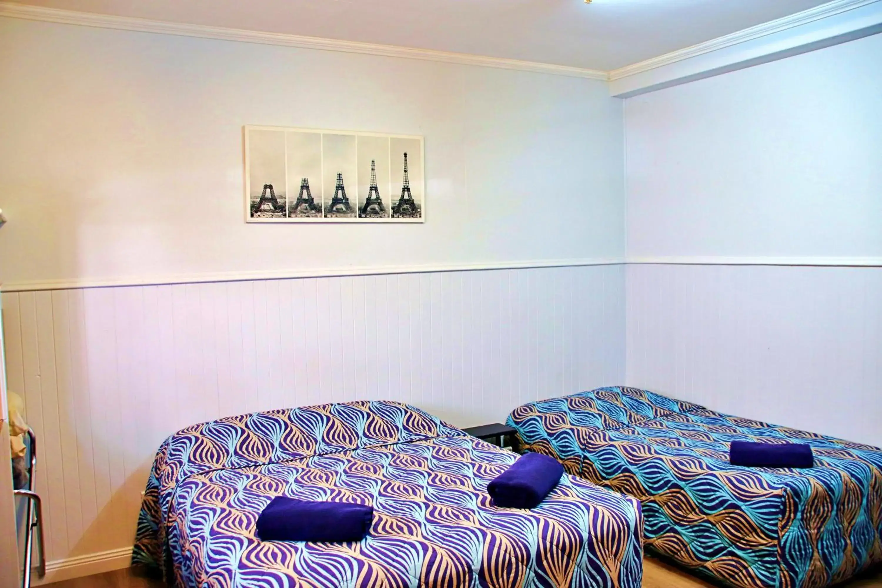 Bedroom, Bed in Brisbane Manor Bedroom, Bed in Brisbane Manor