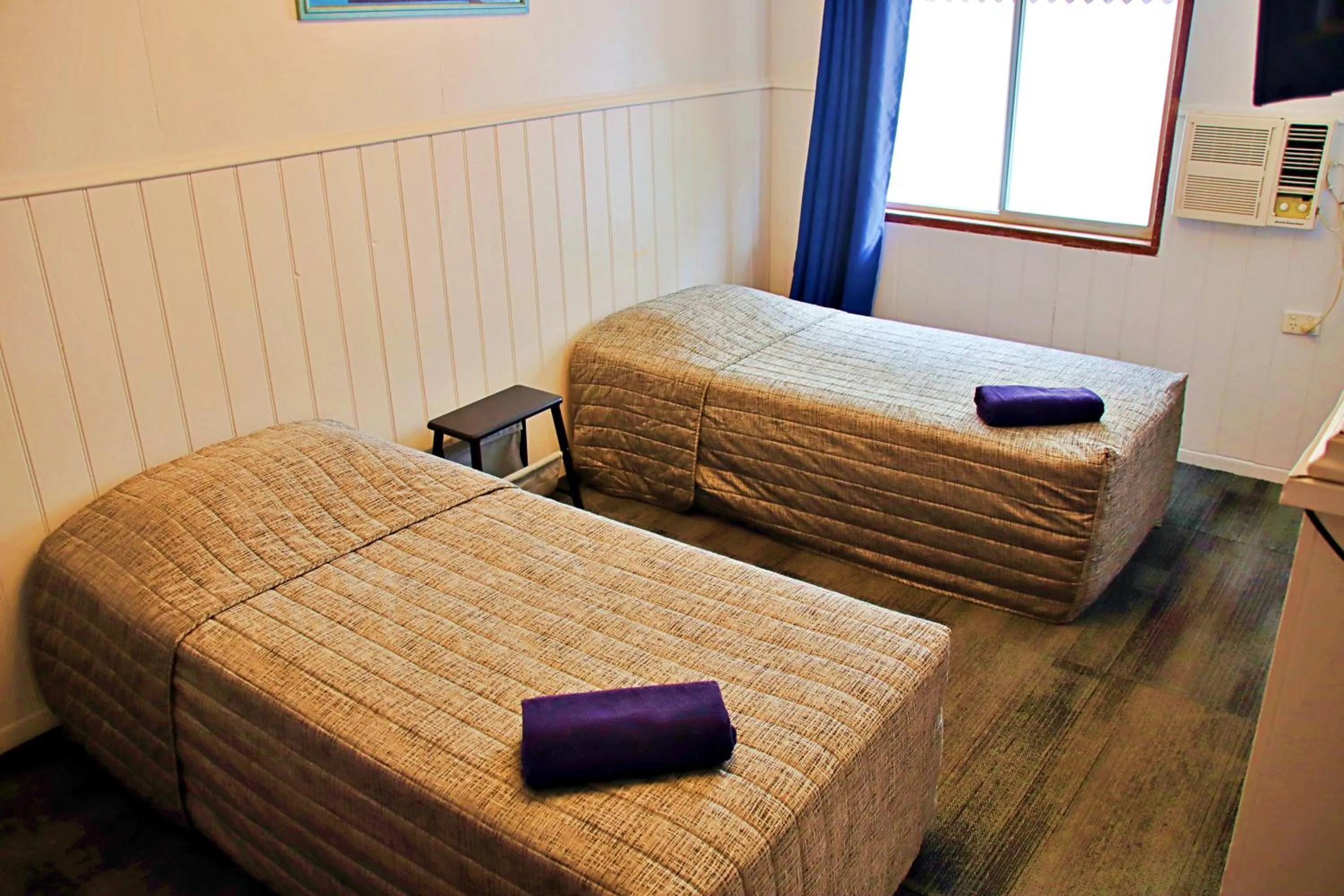 Bedroom, Bed in Brisbane Manor