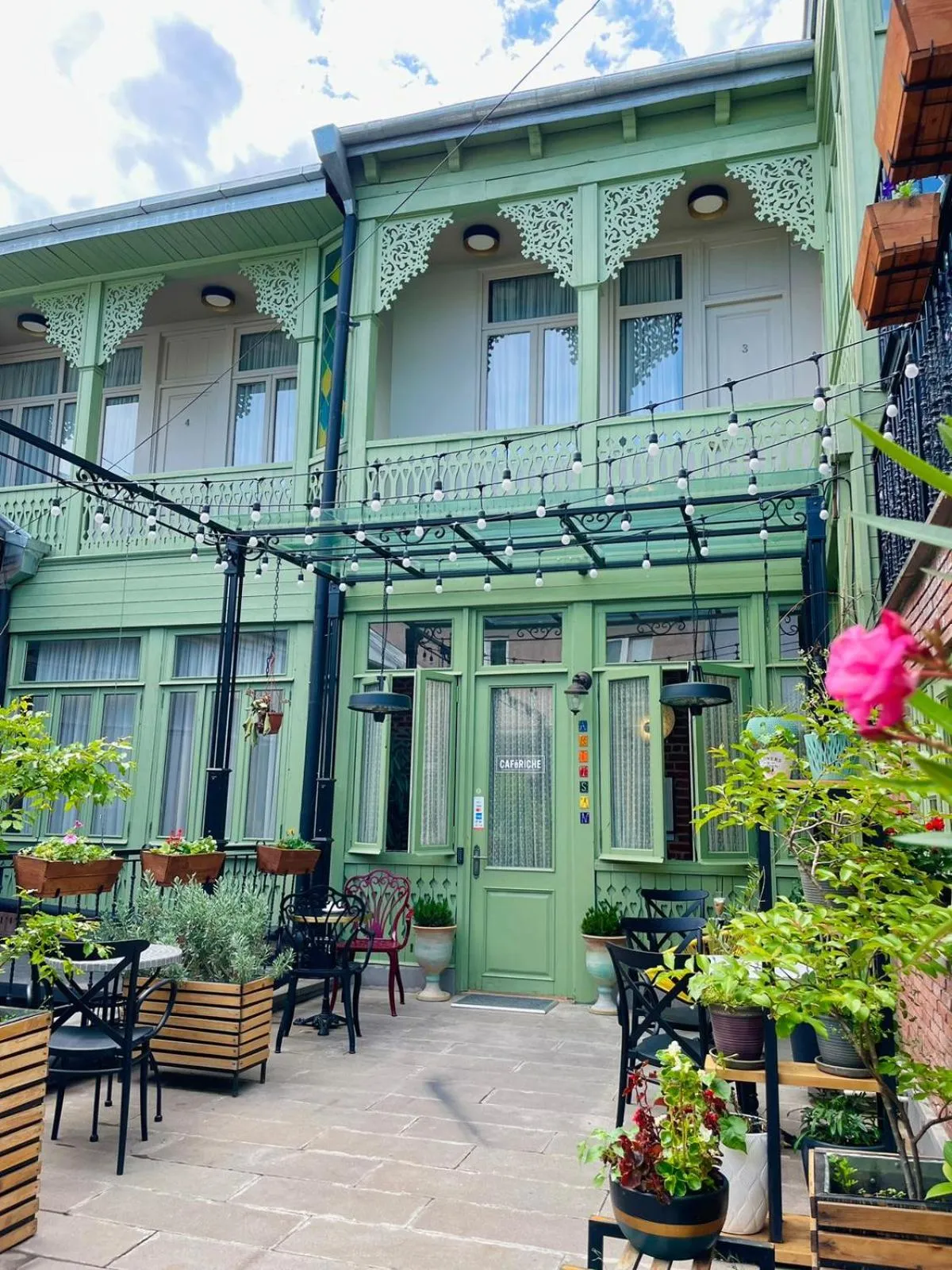 Property building in Artisan Boutique Hotel & Gallery