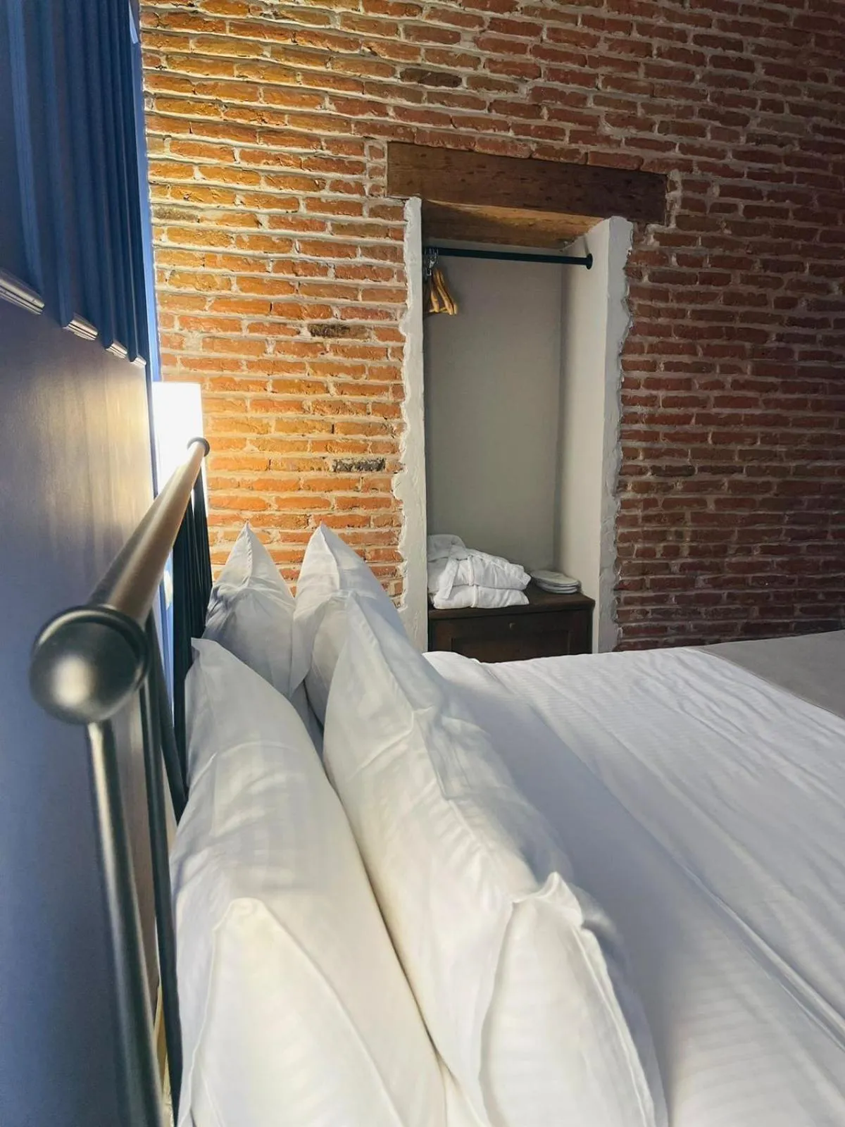 Bedroom, Bed in Artisan Boutique Hotel & Gallery