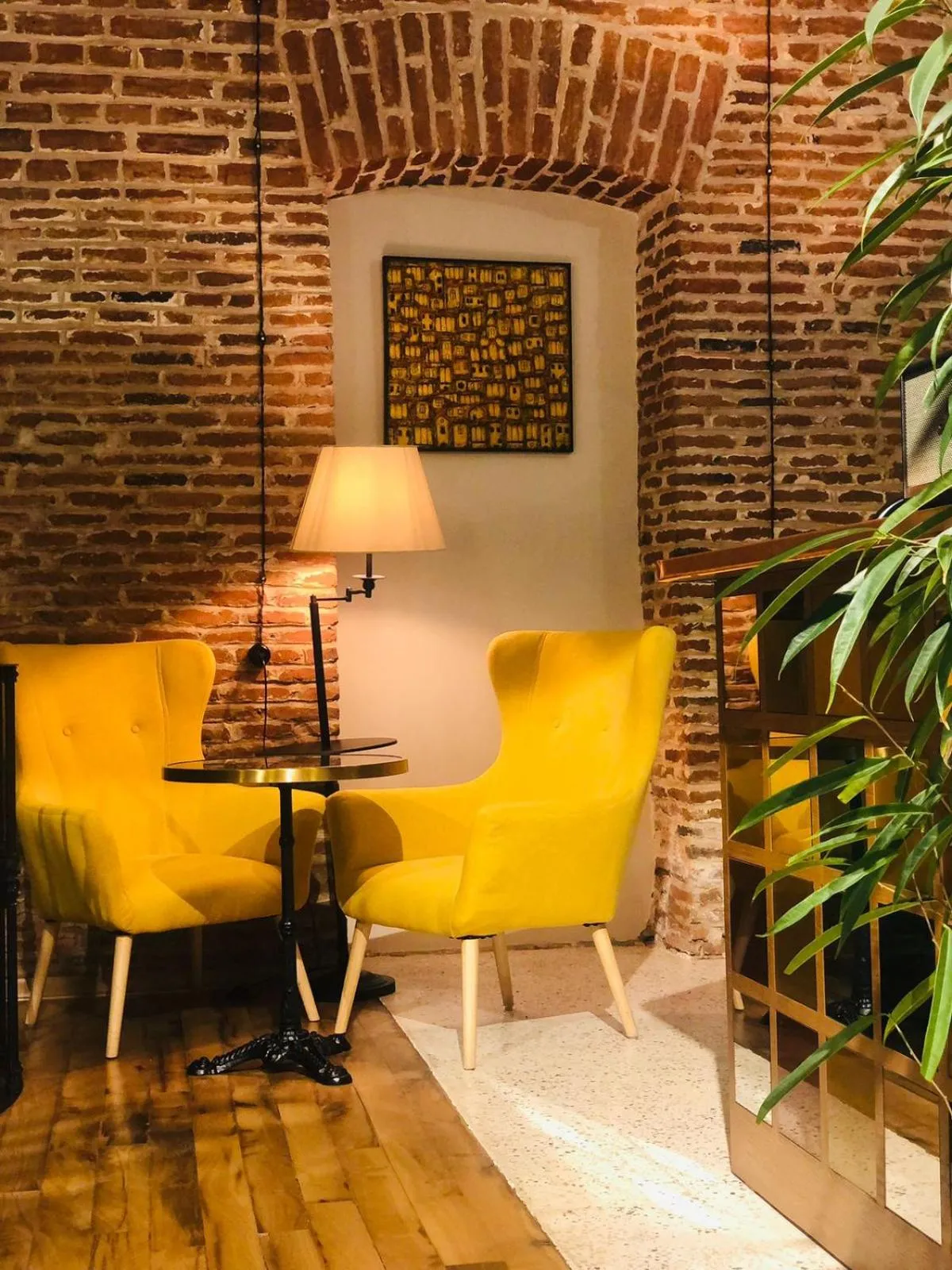 Restaurant/places to eat in Artisan Boutique Hotel & Gallery