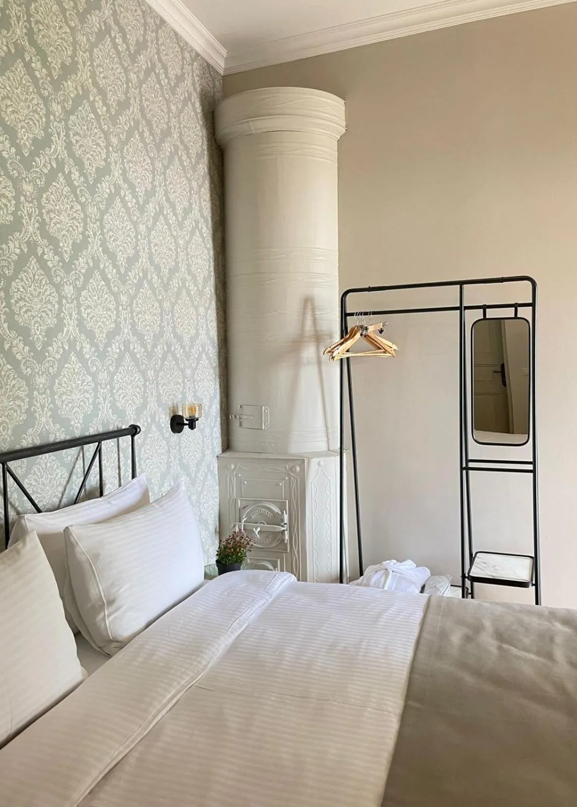 Bed in Artisan Boutique Hotel & Gallery