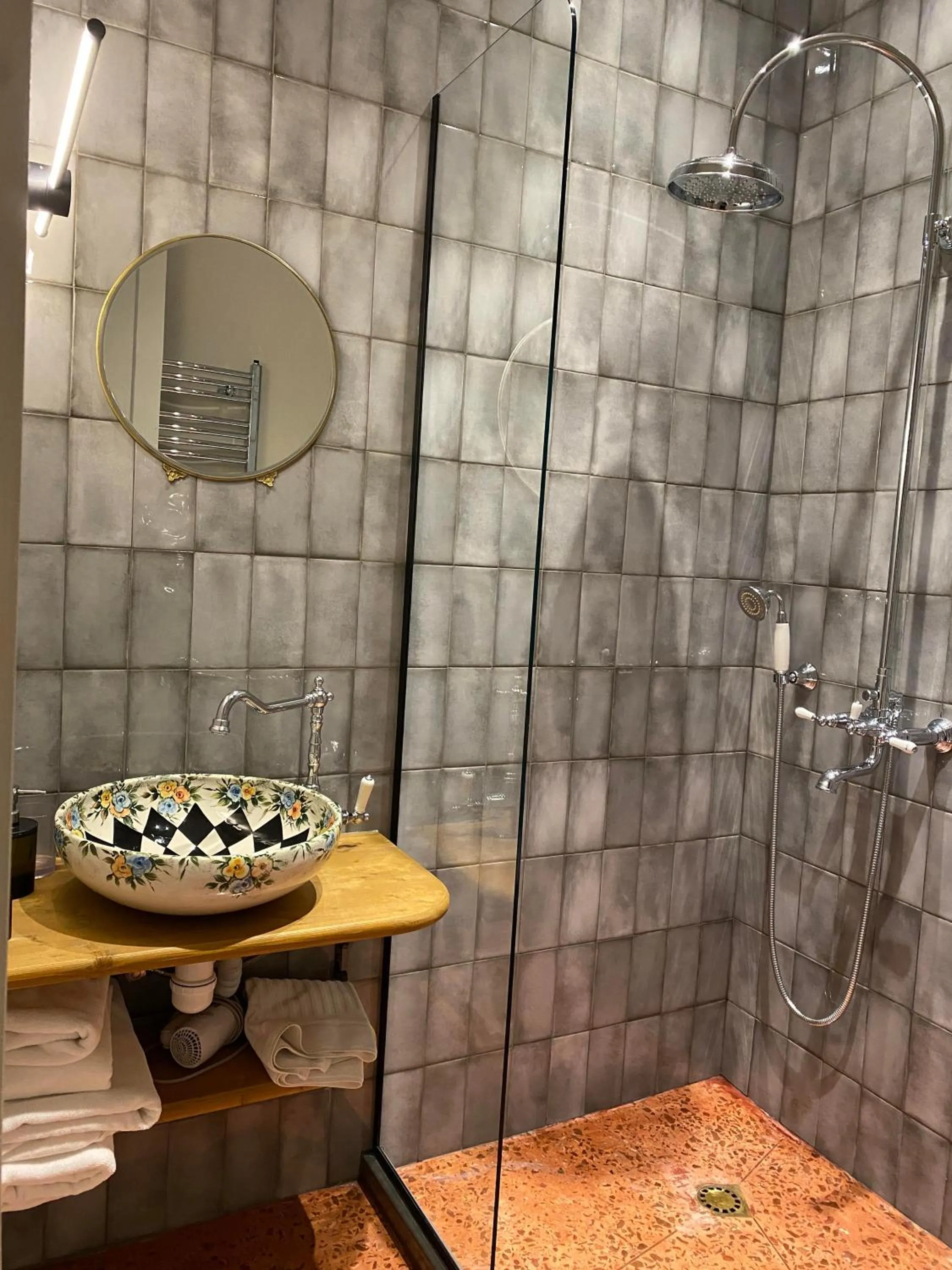 Bathroom in Artisan Boutique Hotel & Gallery